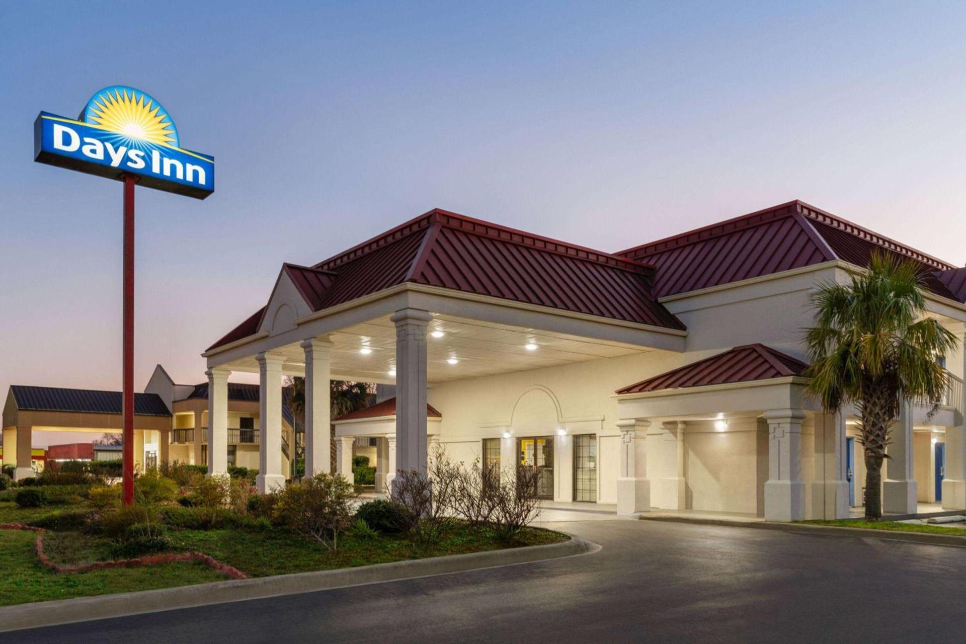Days Inn by Wyndham Dillon photo 2