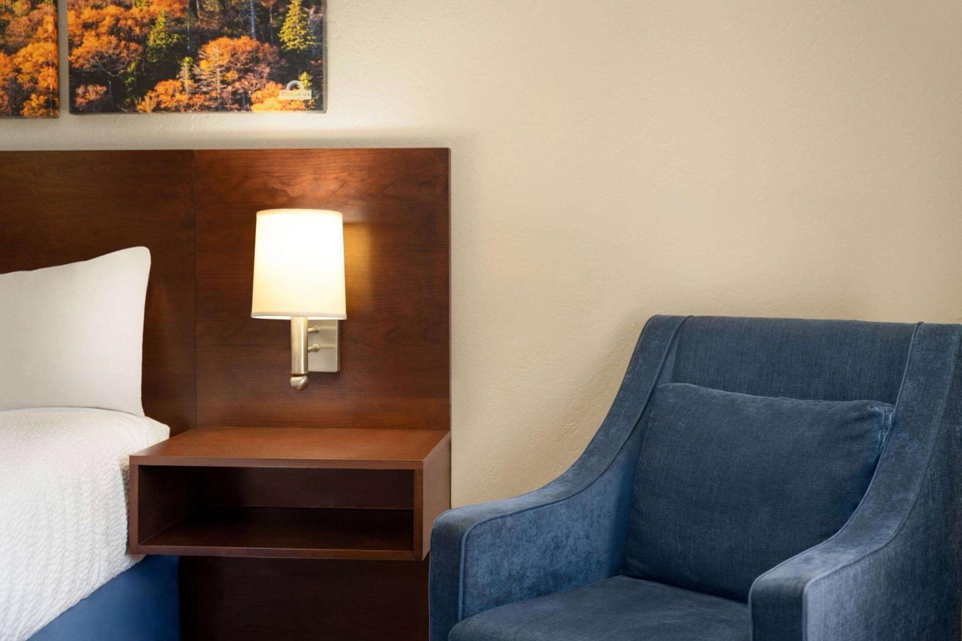 Days Inn by Wyndham Dillon photo 22