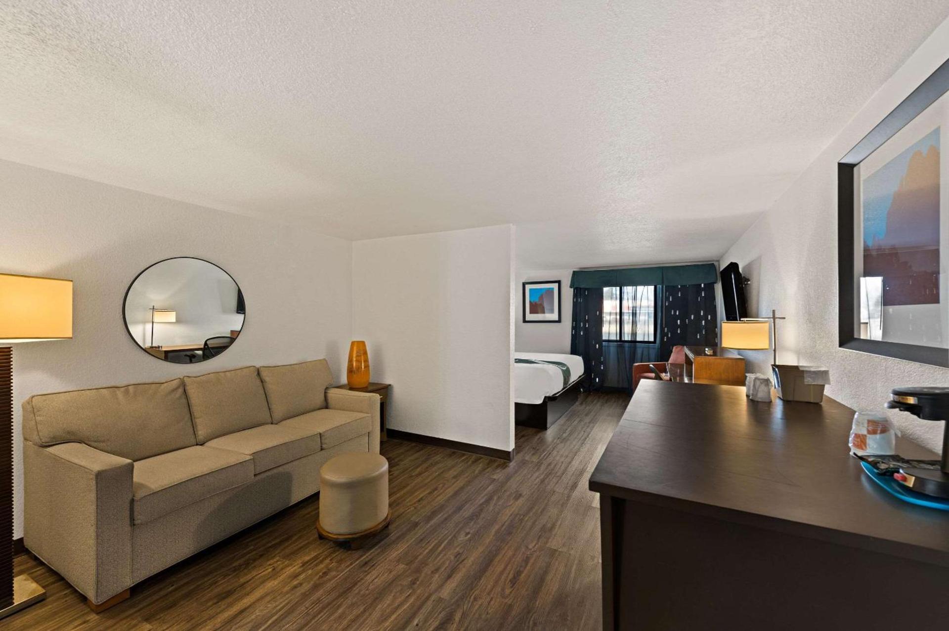 Quality Inn & Suites Council Bluffs - Omaha East photo 7