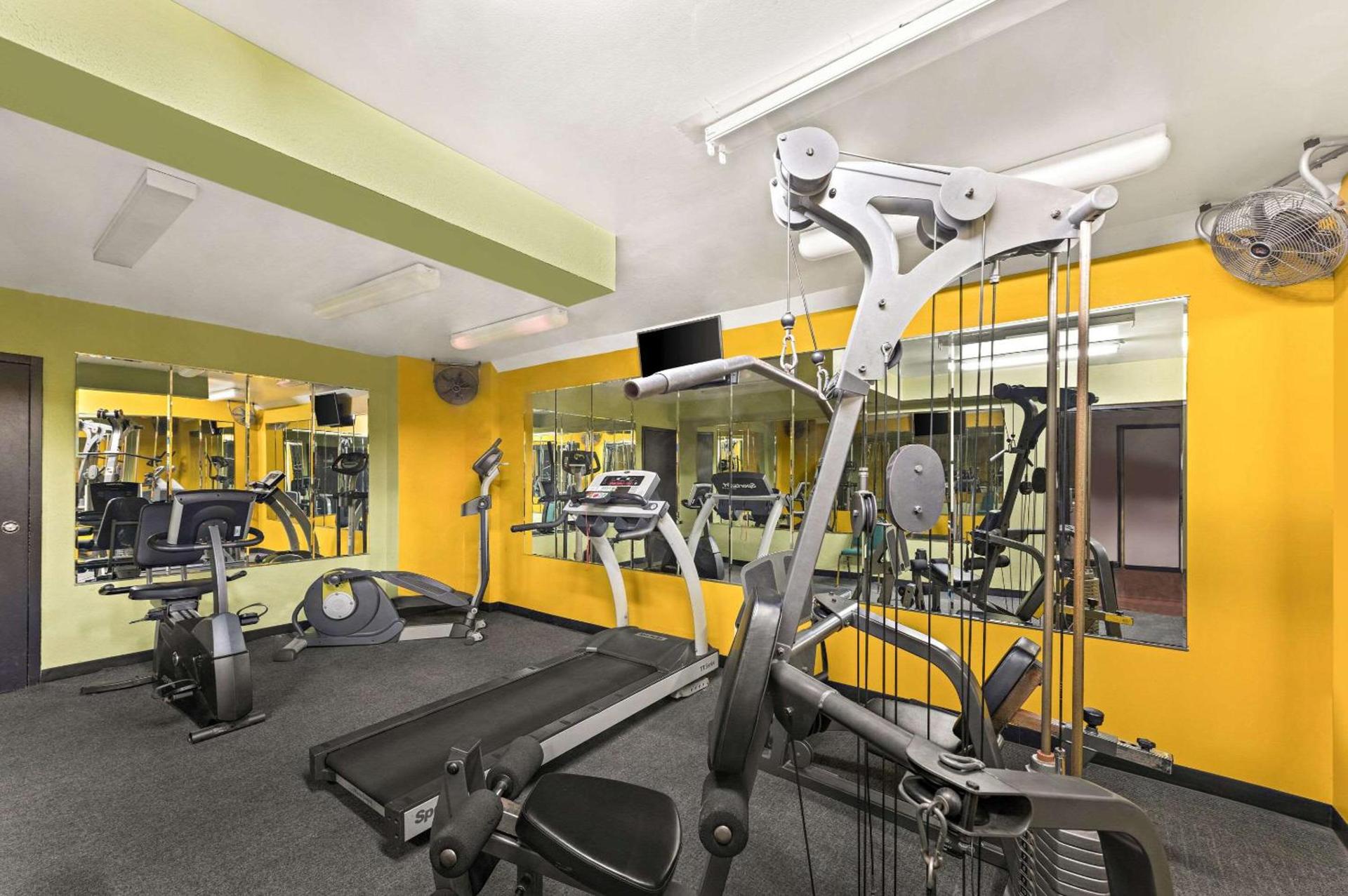 Quality Inn & Suites Council Bluffs - Omaha East photo 13
