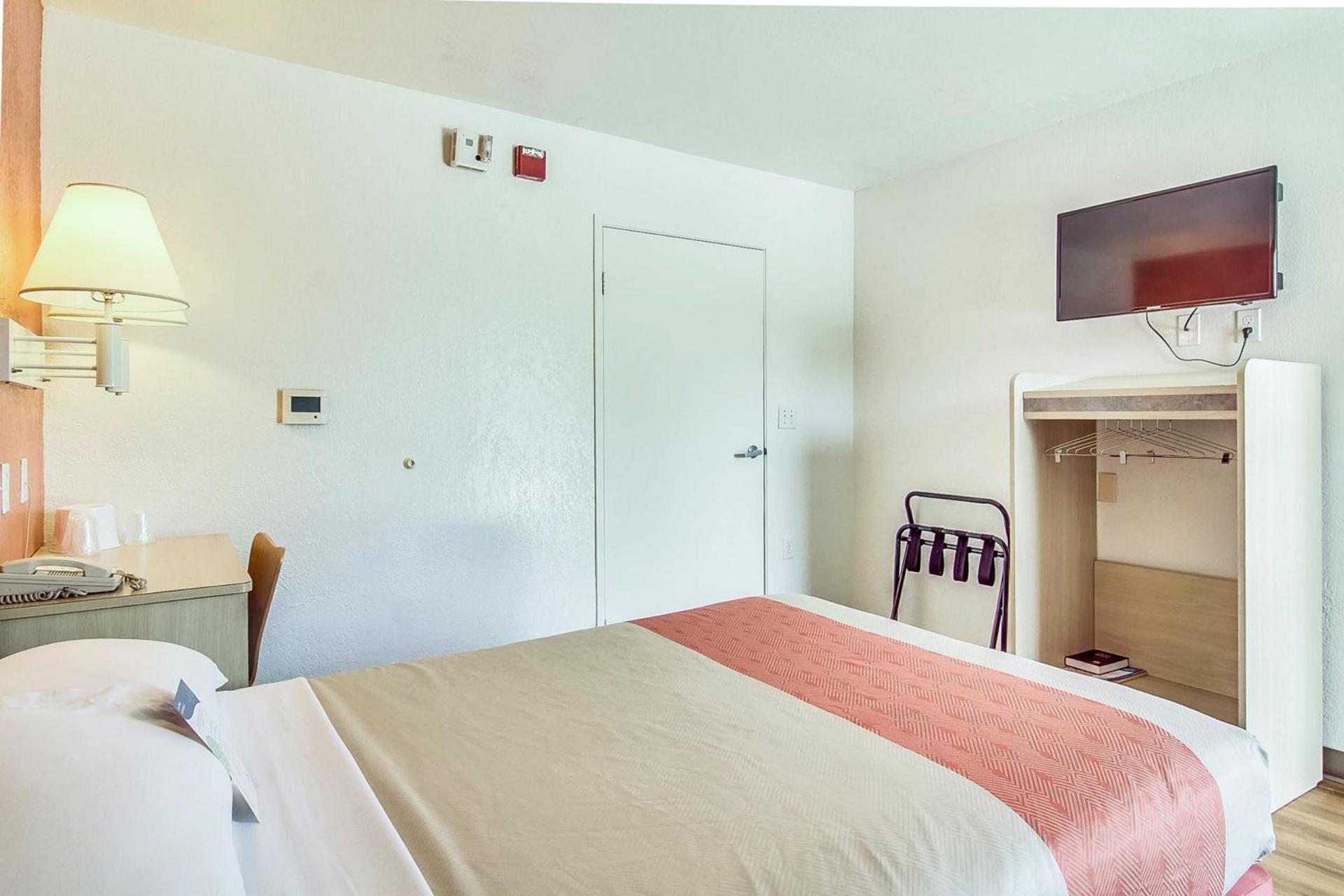 Motel 6-Jacksonville, FL - Orange Park photo 45