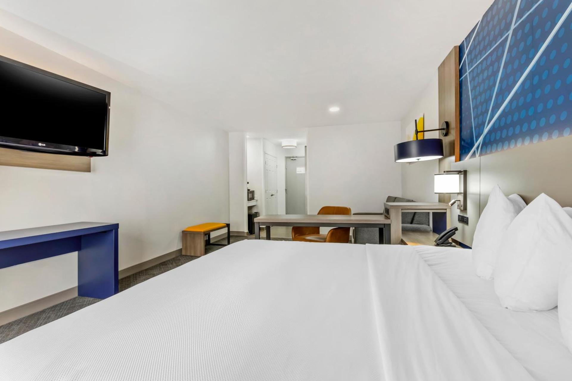 Comfort Inn & Suites Irving Las Colinas DFW photo 23