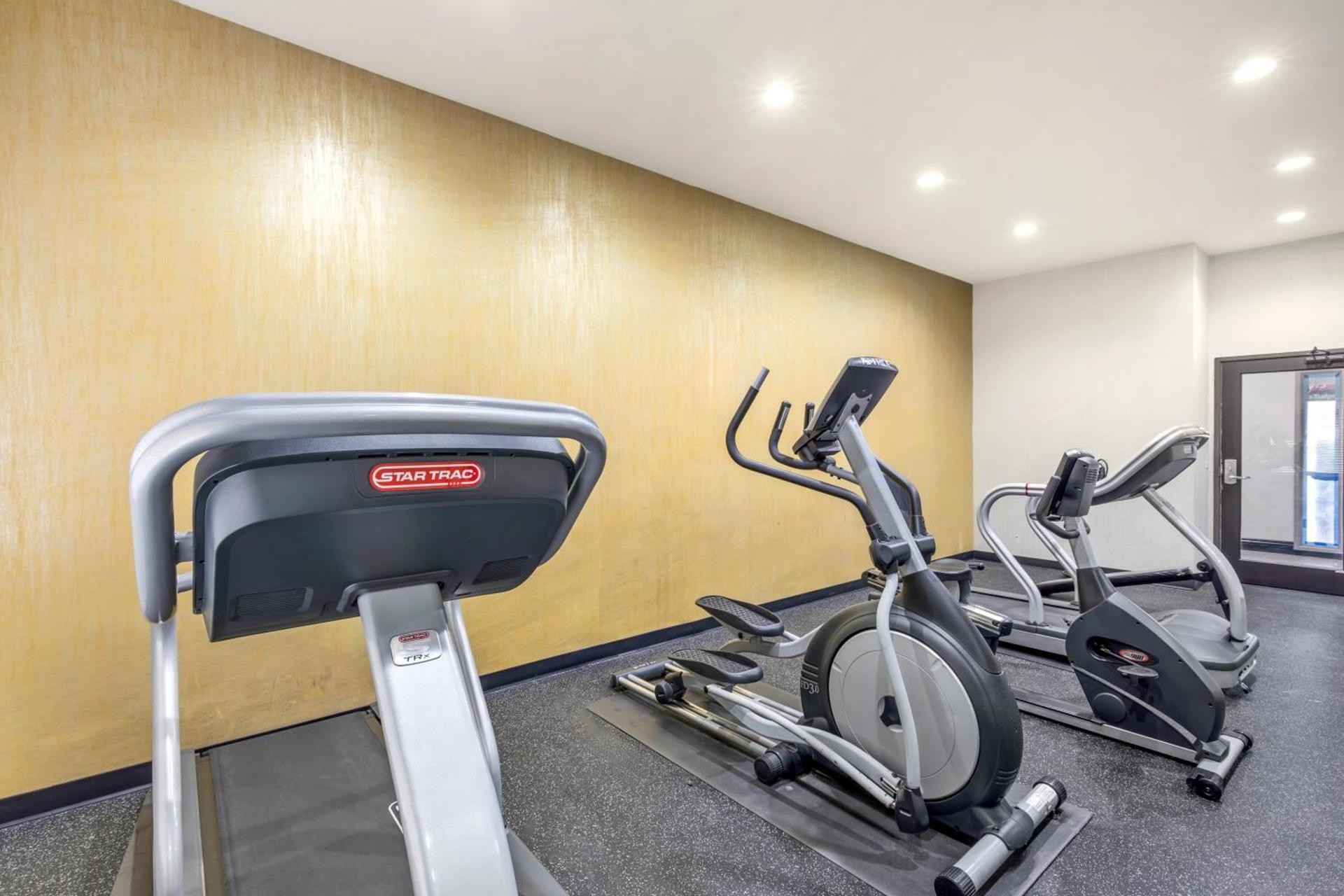 Comfort Inn & Suites Irving Las Colinas DFW photo 24