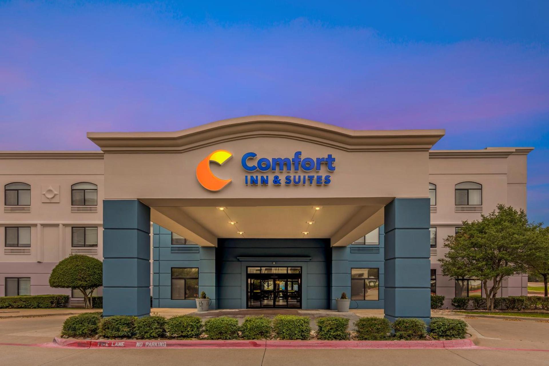 Comfort Inn & Suites Irving Las Colinas DFW photo 4