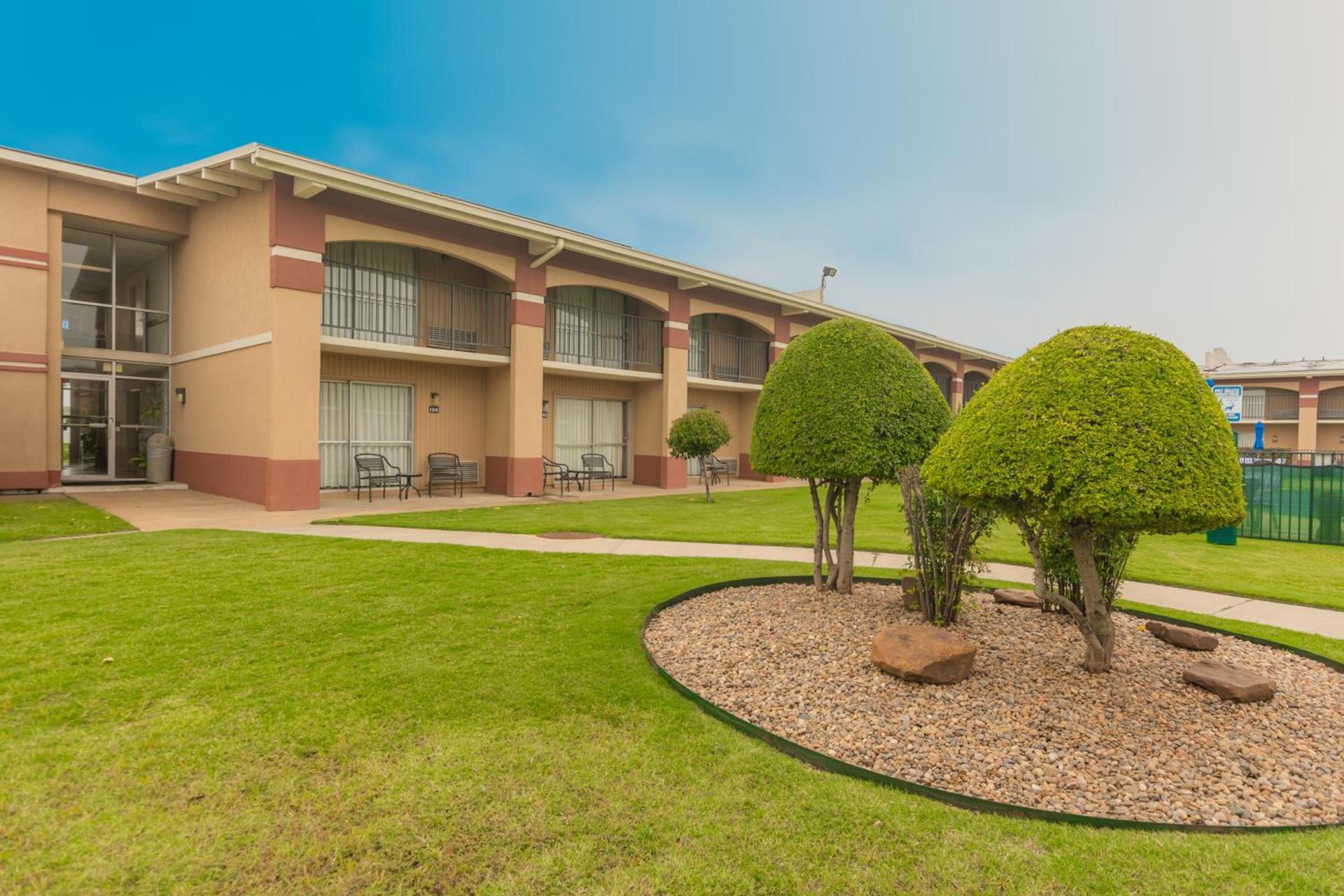 Howard Johnson by Wyndham Oklahoma City OKC Airport, Fairgrounds, I40 photo 35