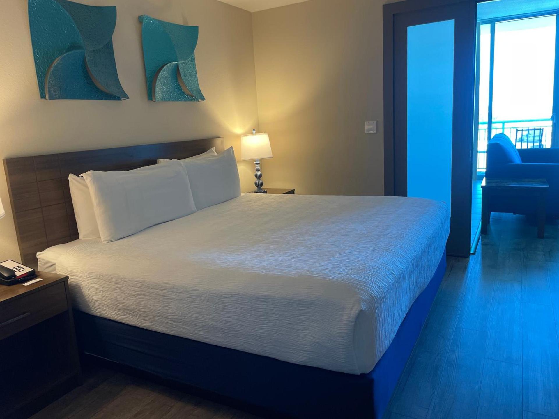 South Beach Biloxi Hotel & Suites photo 53