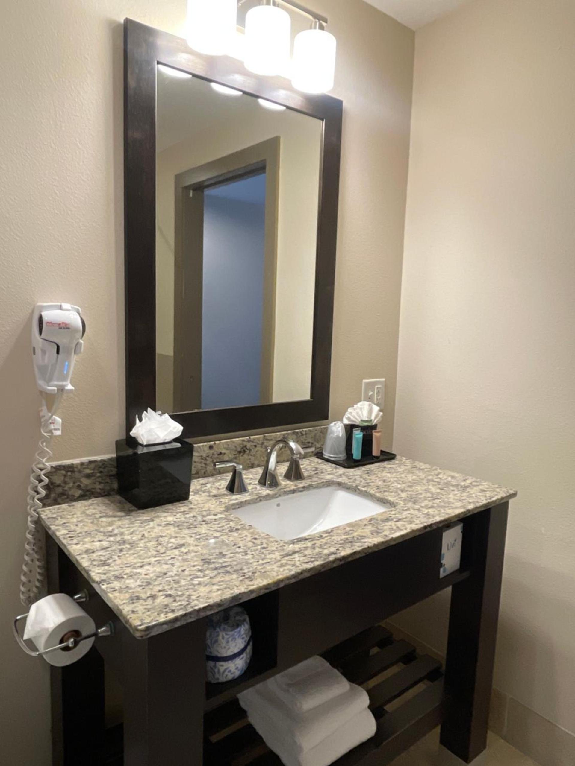 South Beach Biloxi Hotel & Suites photo 55