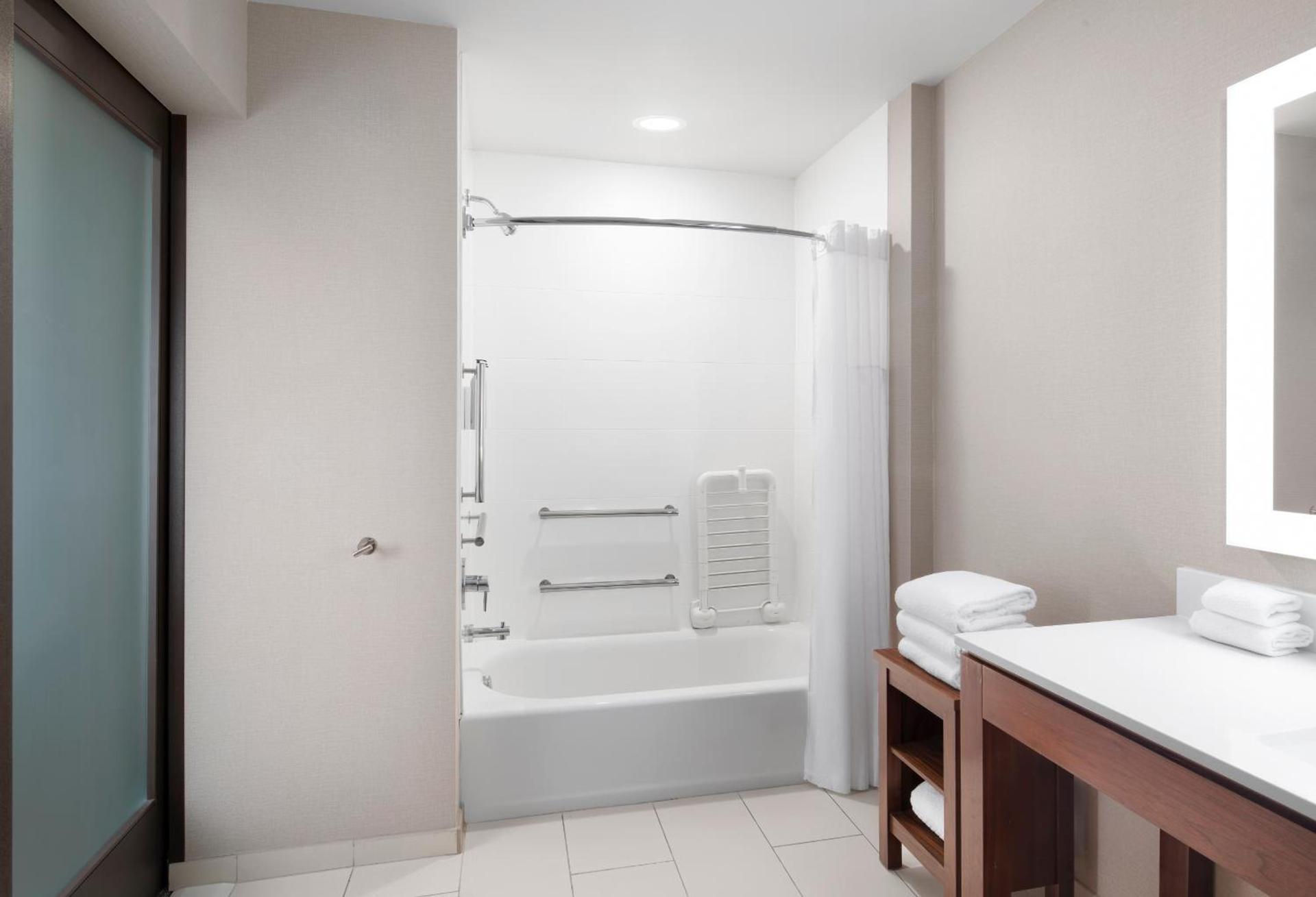 Courtyard by Marriott Seattle SeaTac Airport photo 7