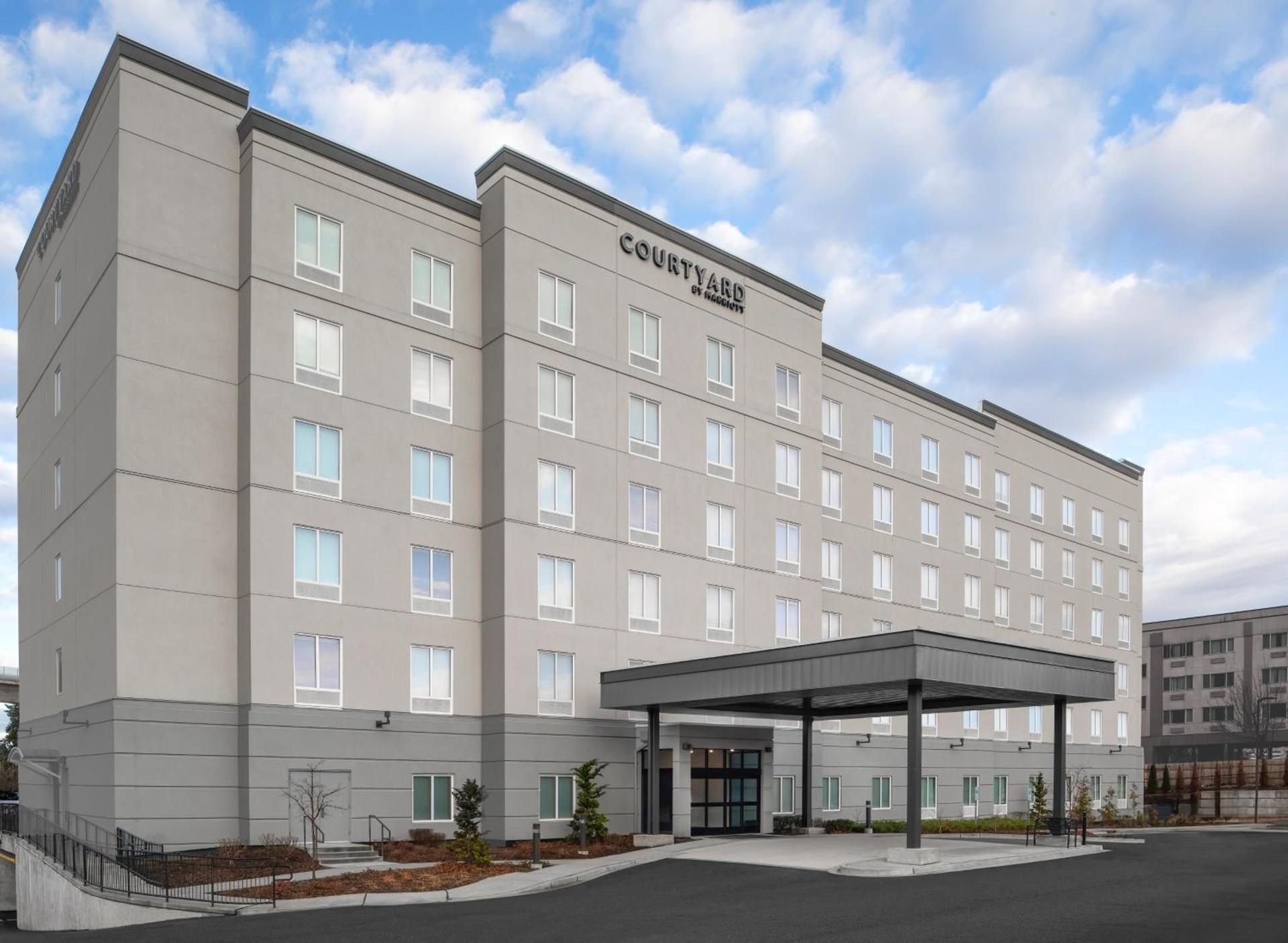 Courtyard by Marriott Seattle SeaTac Airport photo 2
