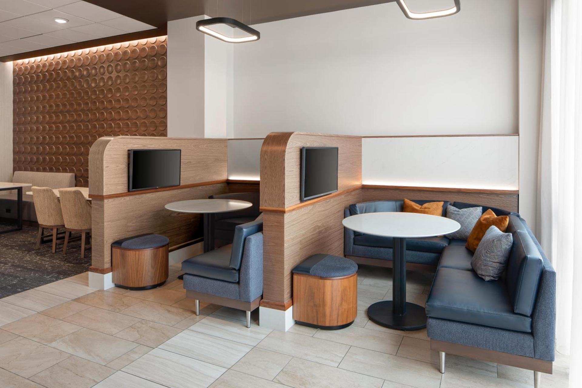 Courtyard by Marriott Seattle SeaTac Airport photo 13