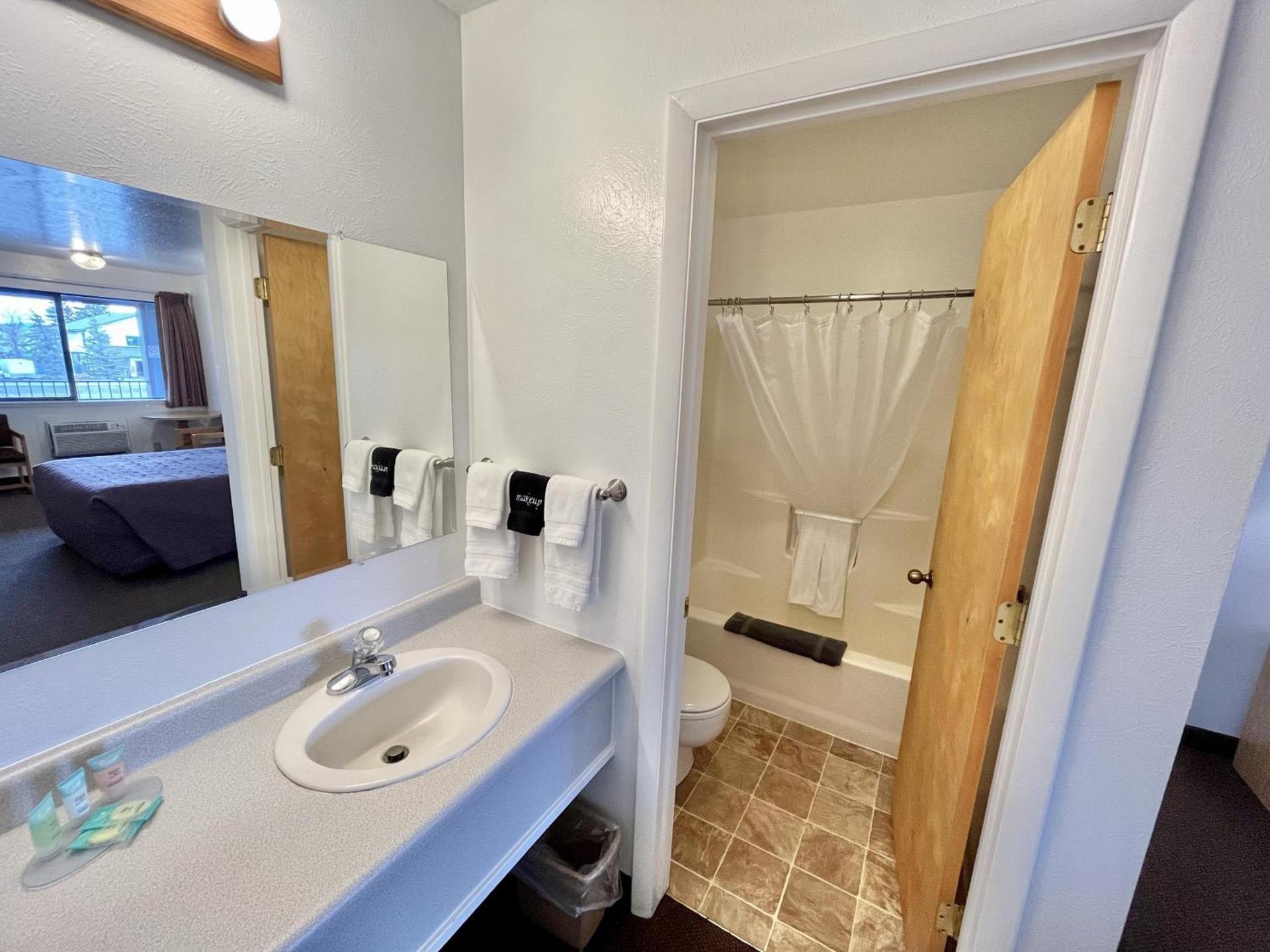 Red Bear Inn photo 38