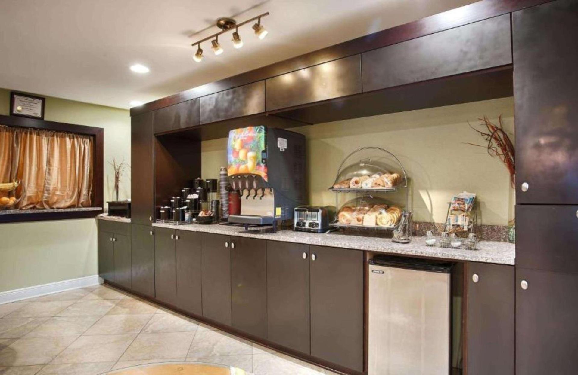 Best Western Zachary Inn photo 26