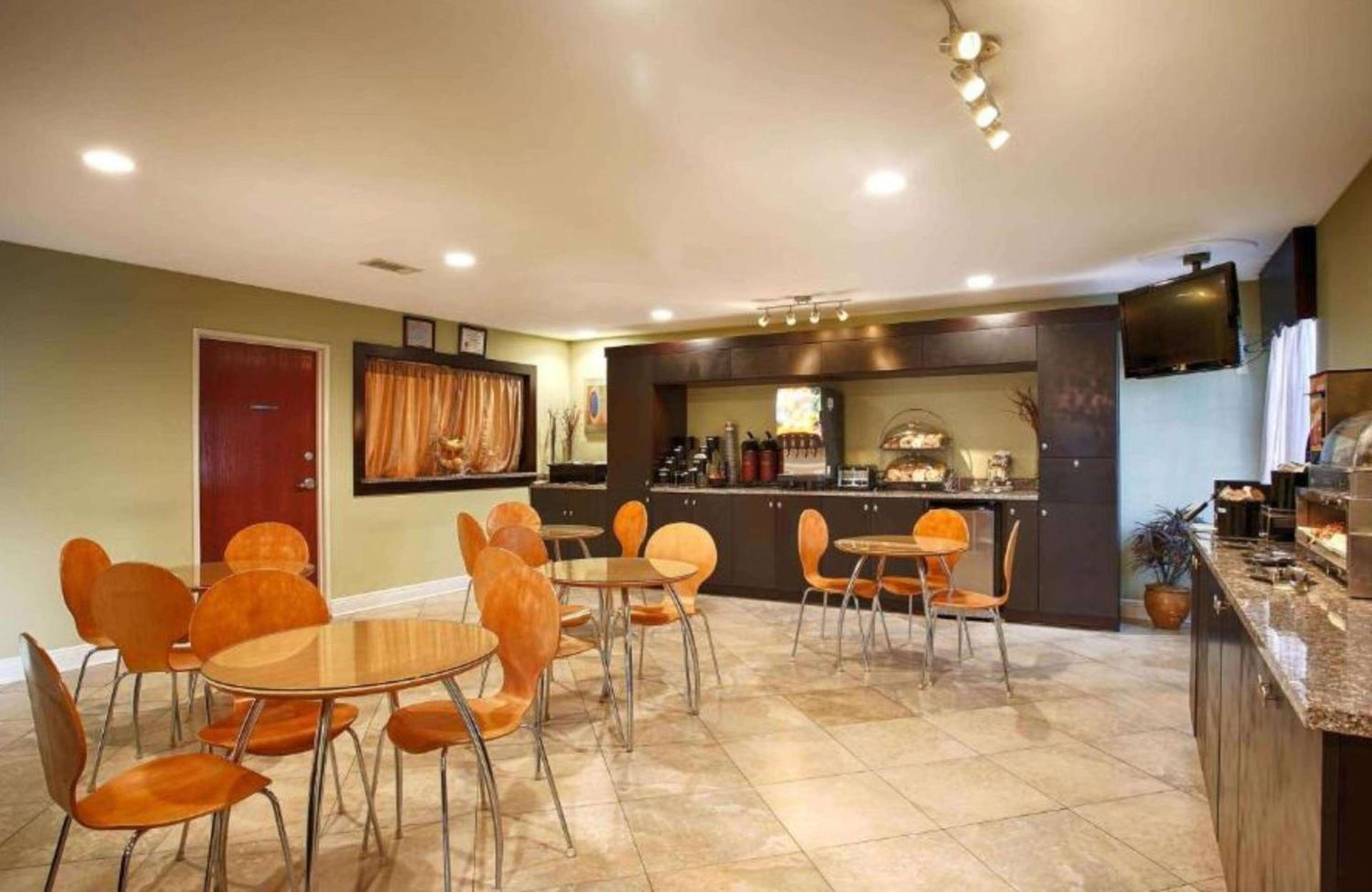 Best Western Zachary Inn photo 25