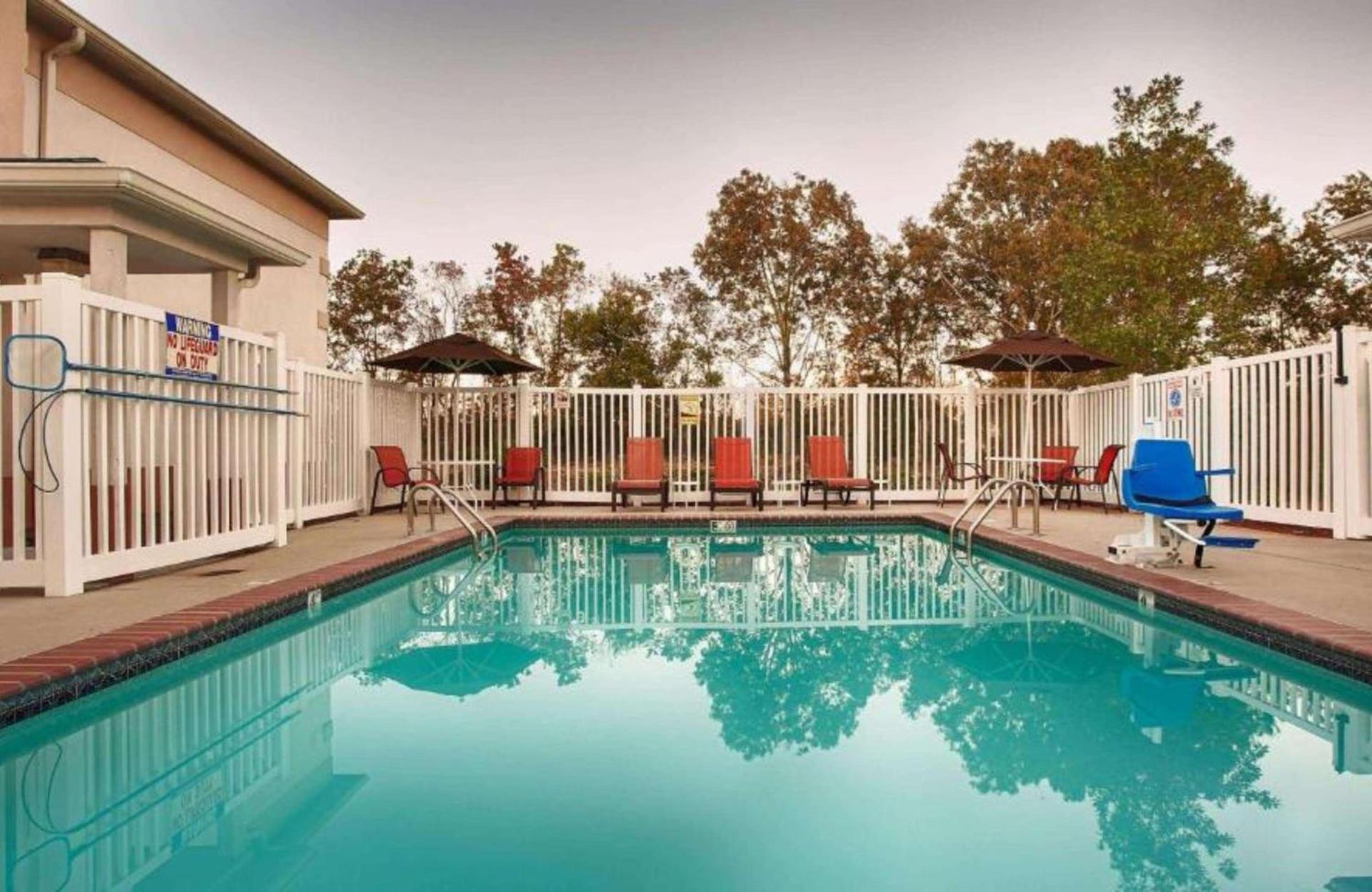 Best Western Zachary Inn photo 4