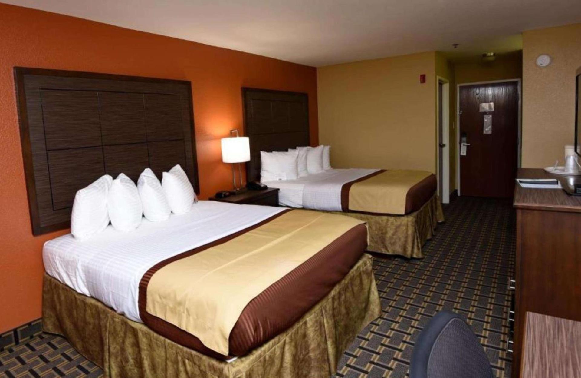 Best Western Zachary Inn photo 41