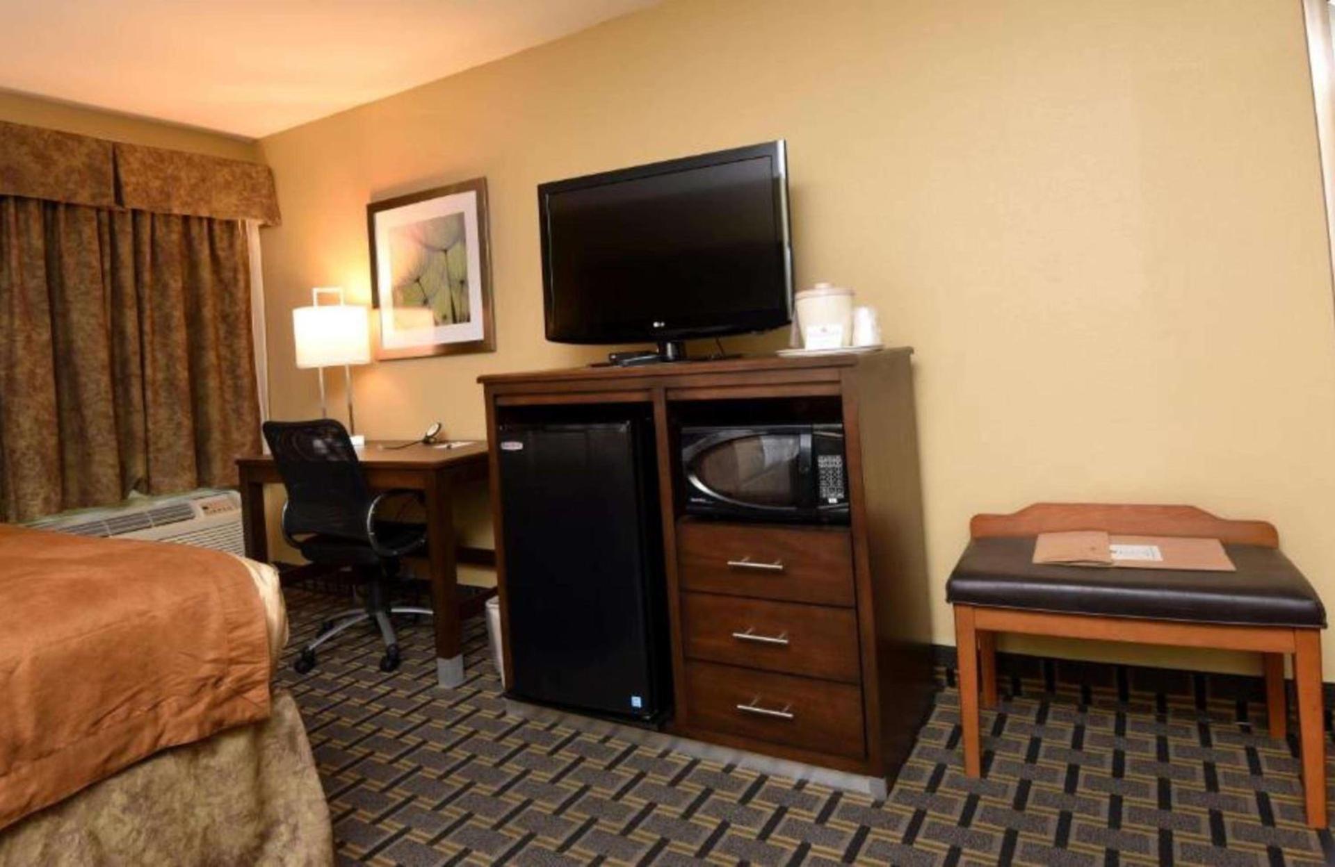 Best Western Zachary Inn photo 17