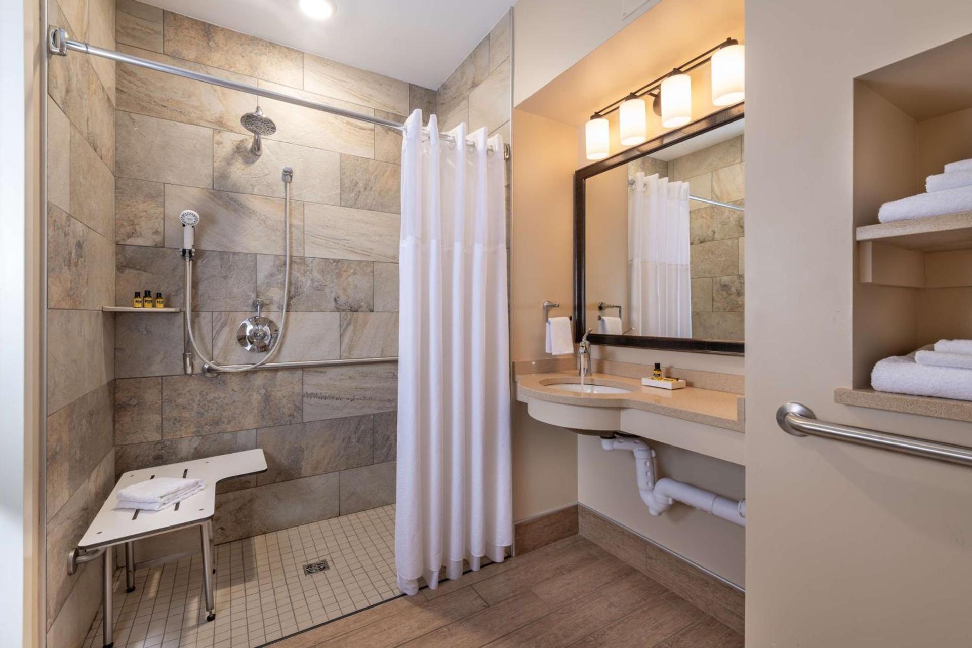Best Western Plus Waterbury - Stowe photo 45