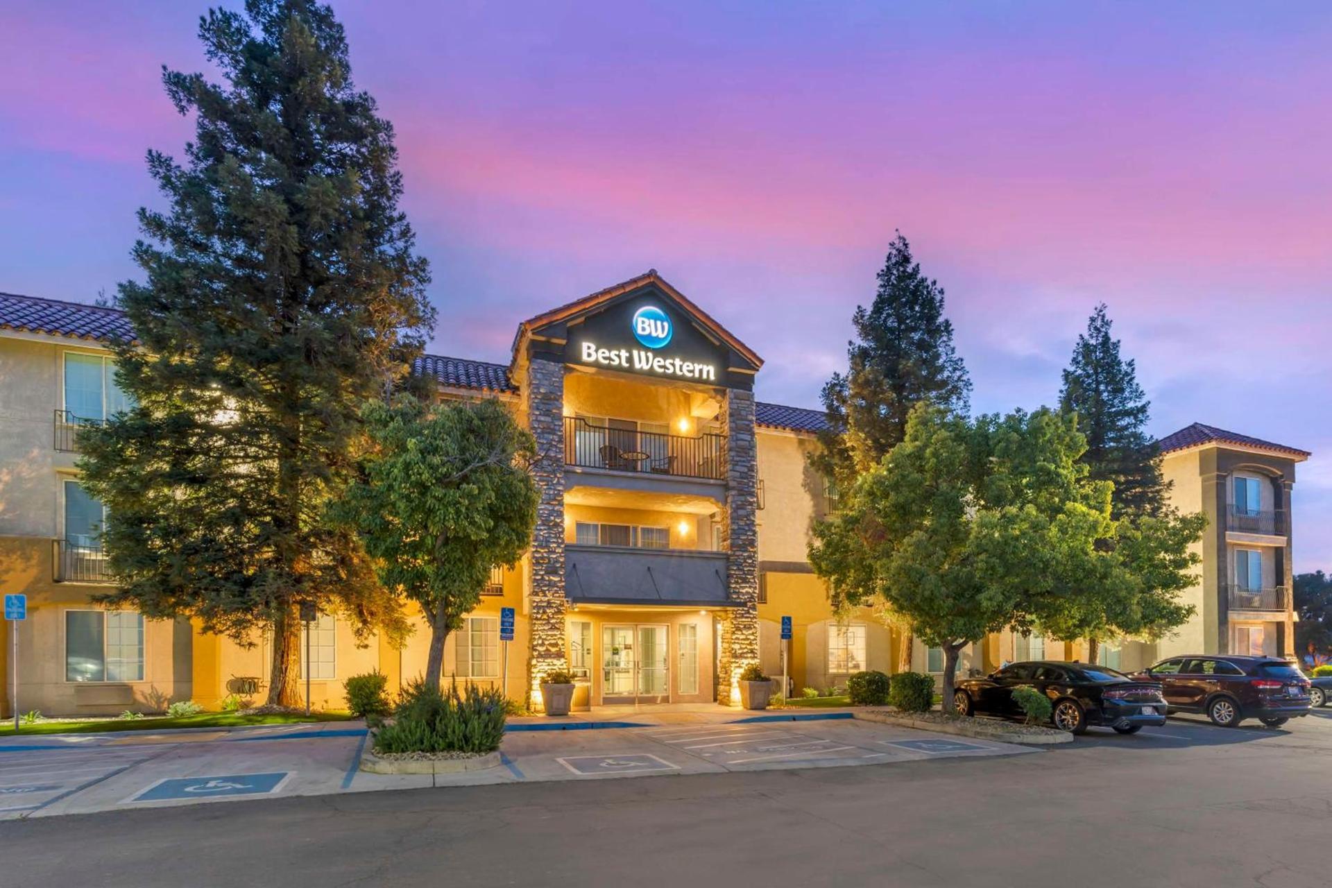 Best Western Visalia Hotel photo 32
