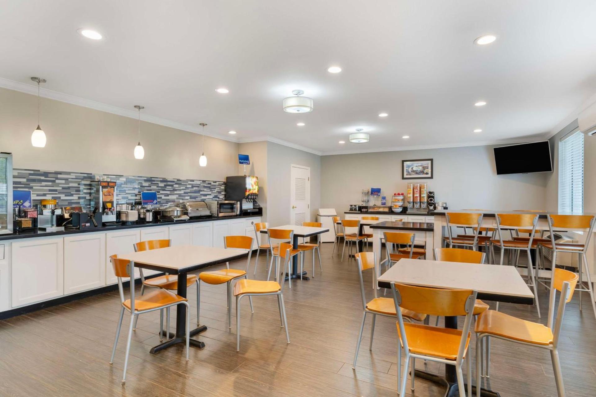 Best Western Visalia Hotel photo 11