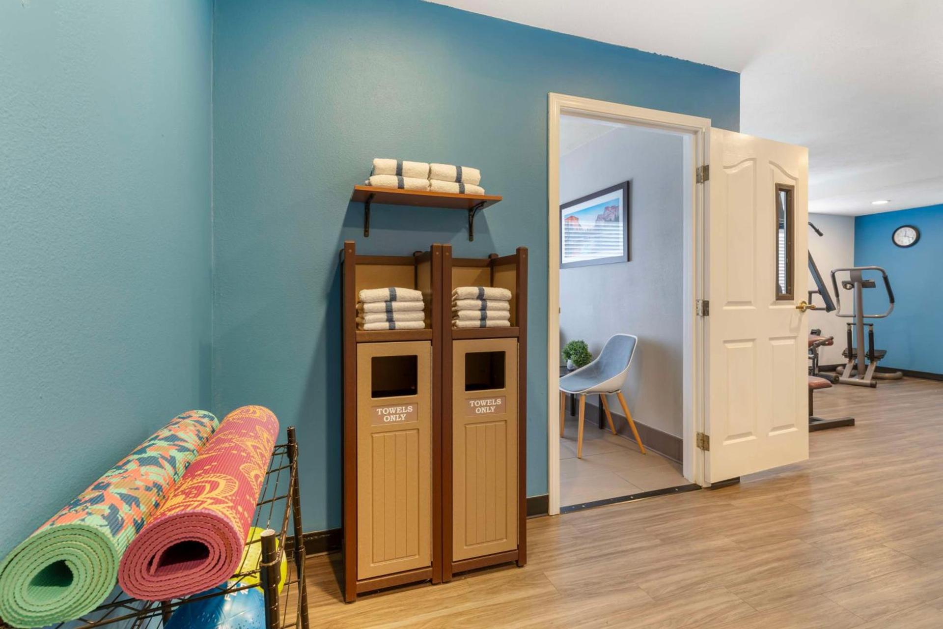 Best Western Visalia Hotel photo 15