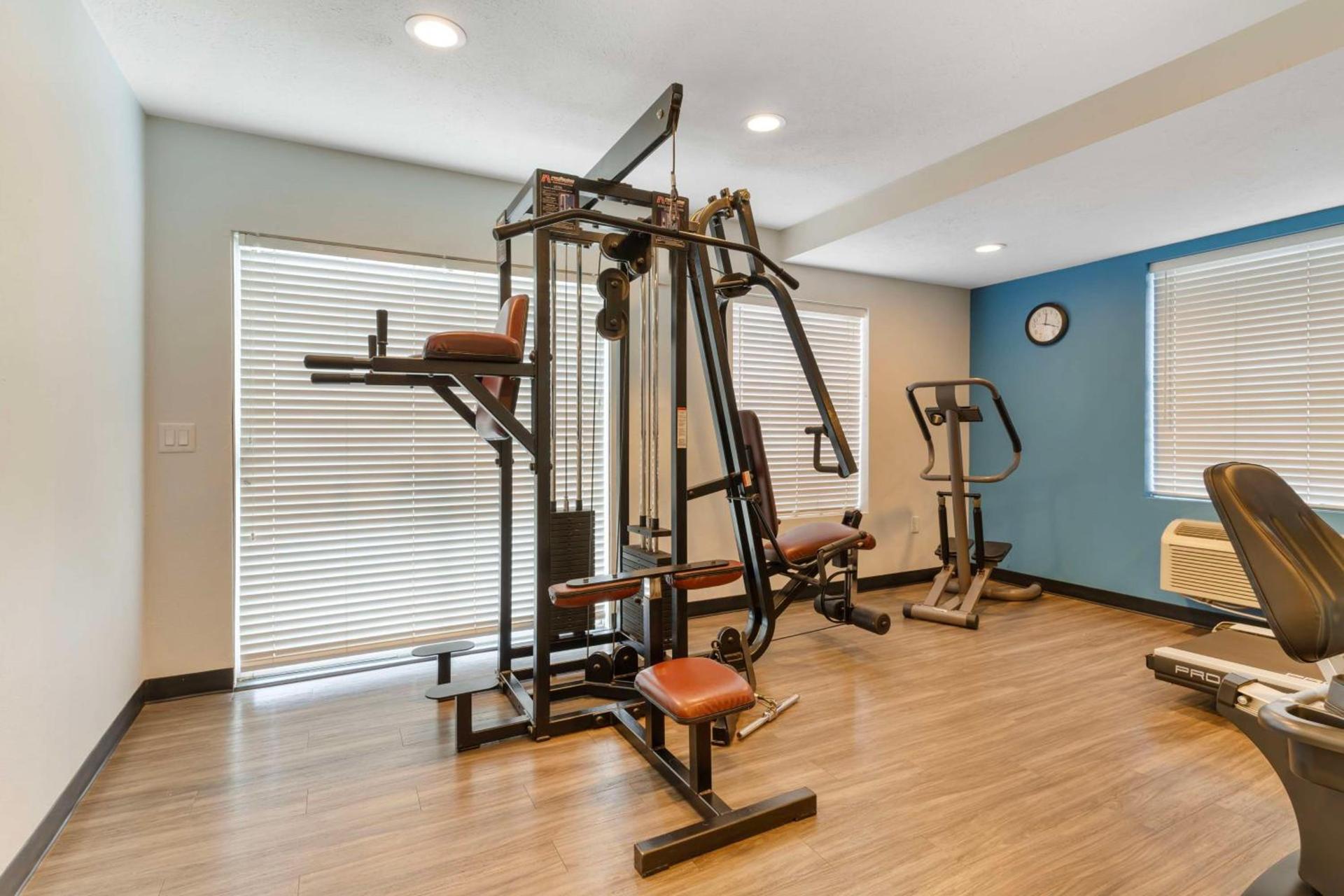 Best Western Visalia Hotel photo 16
