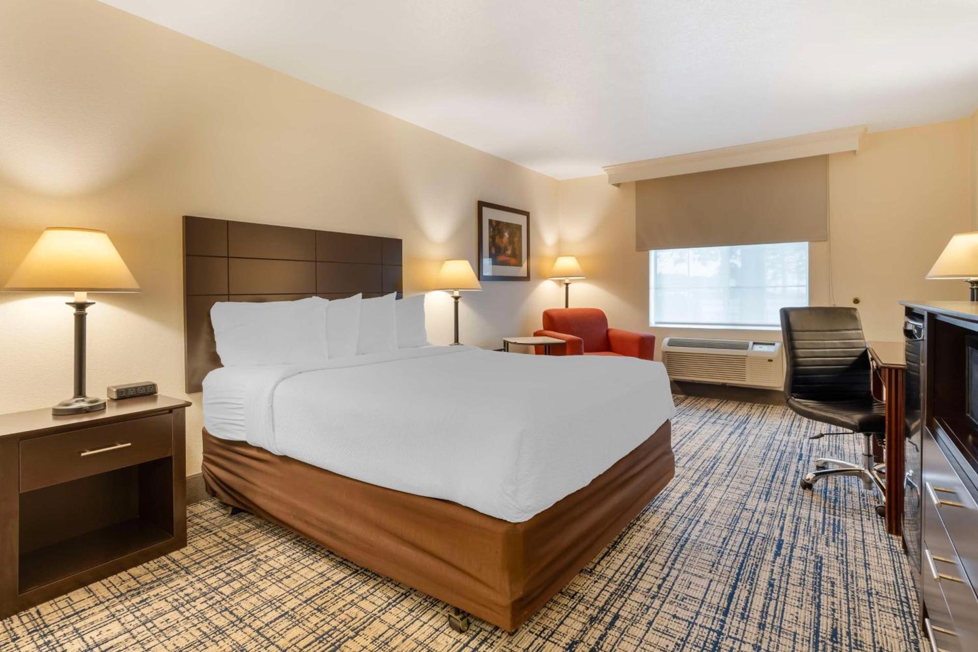 Best Western Visalia Hotel photo 20