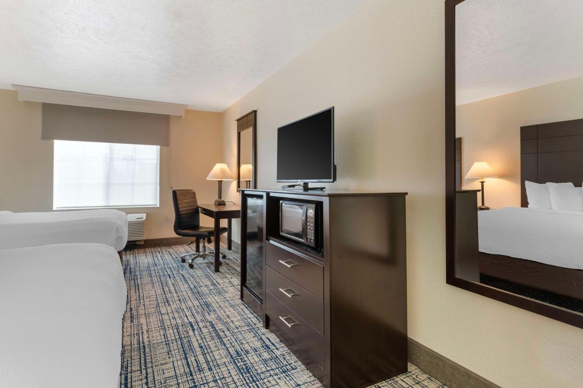 Best Western Visalia Hotel photo 24