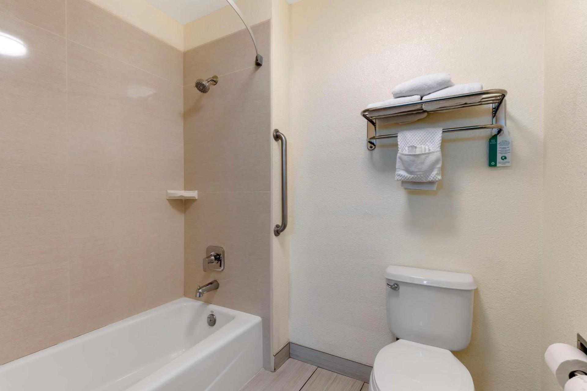 Best Western Visalia Hotel photo 26