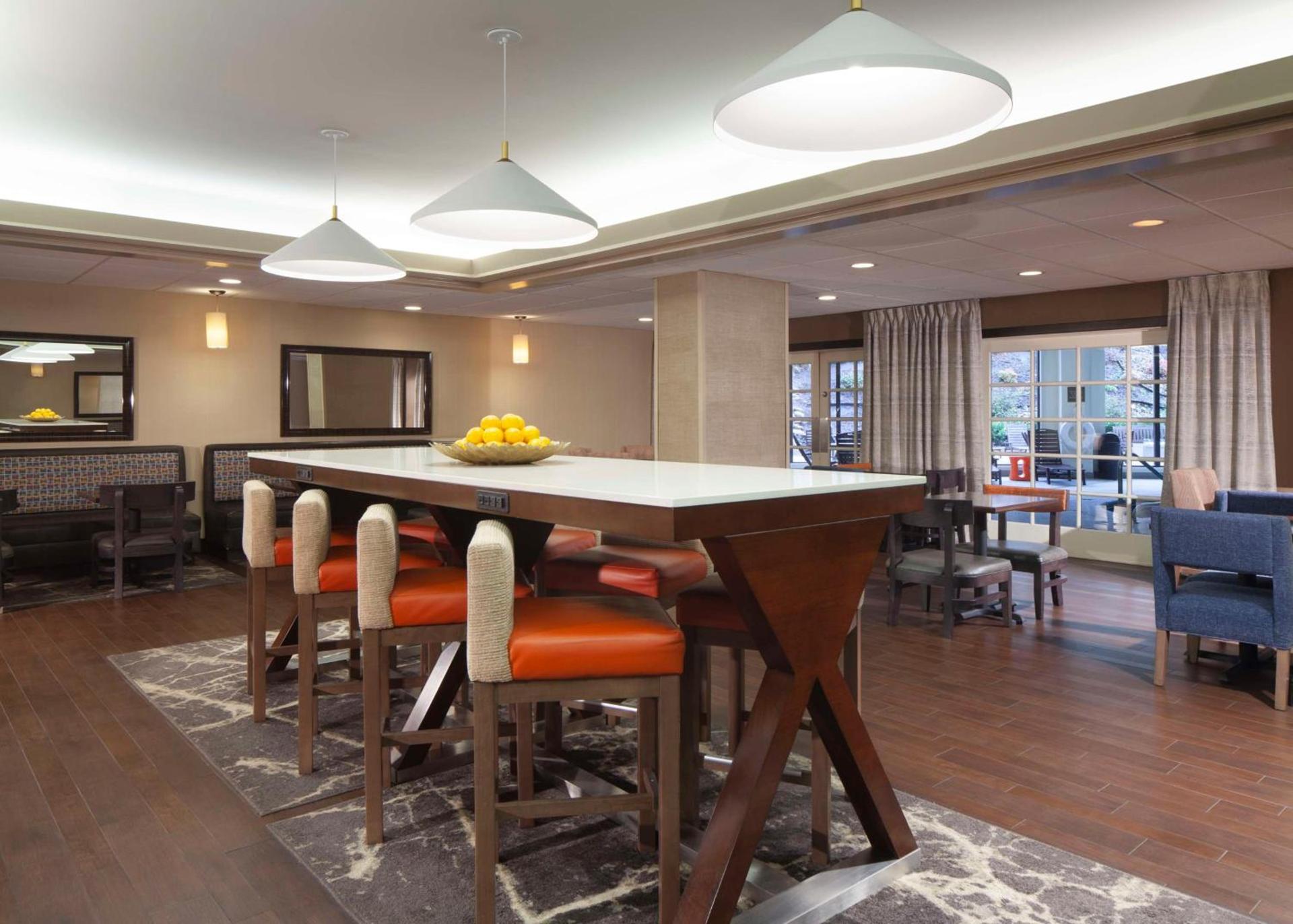Hampton Inn Charleston-Southridge photo 6