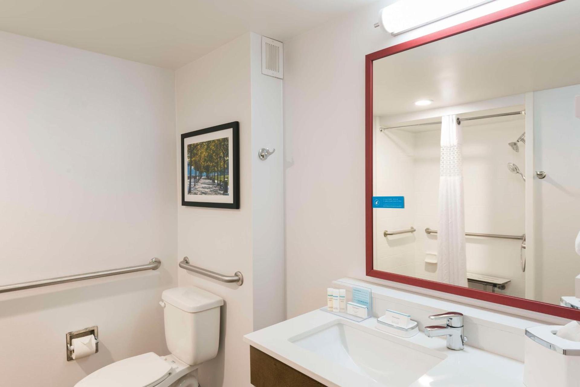 Hampton Inn Cincinnati Airport South photo 30