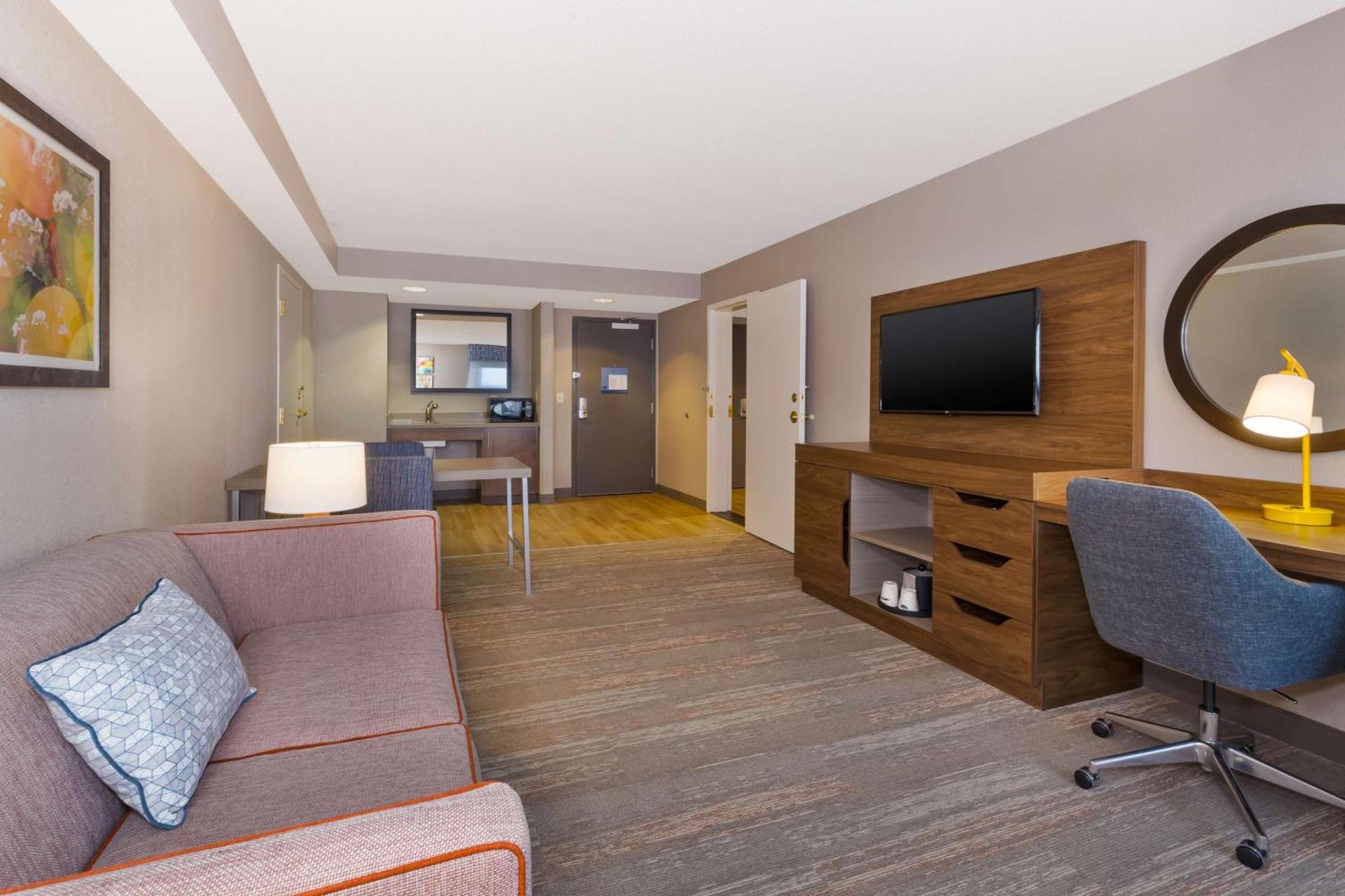 Hampton Inn Princeton photo 16