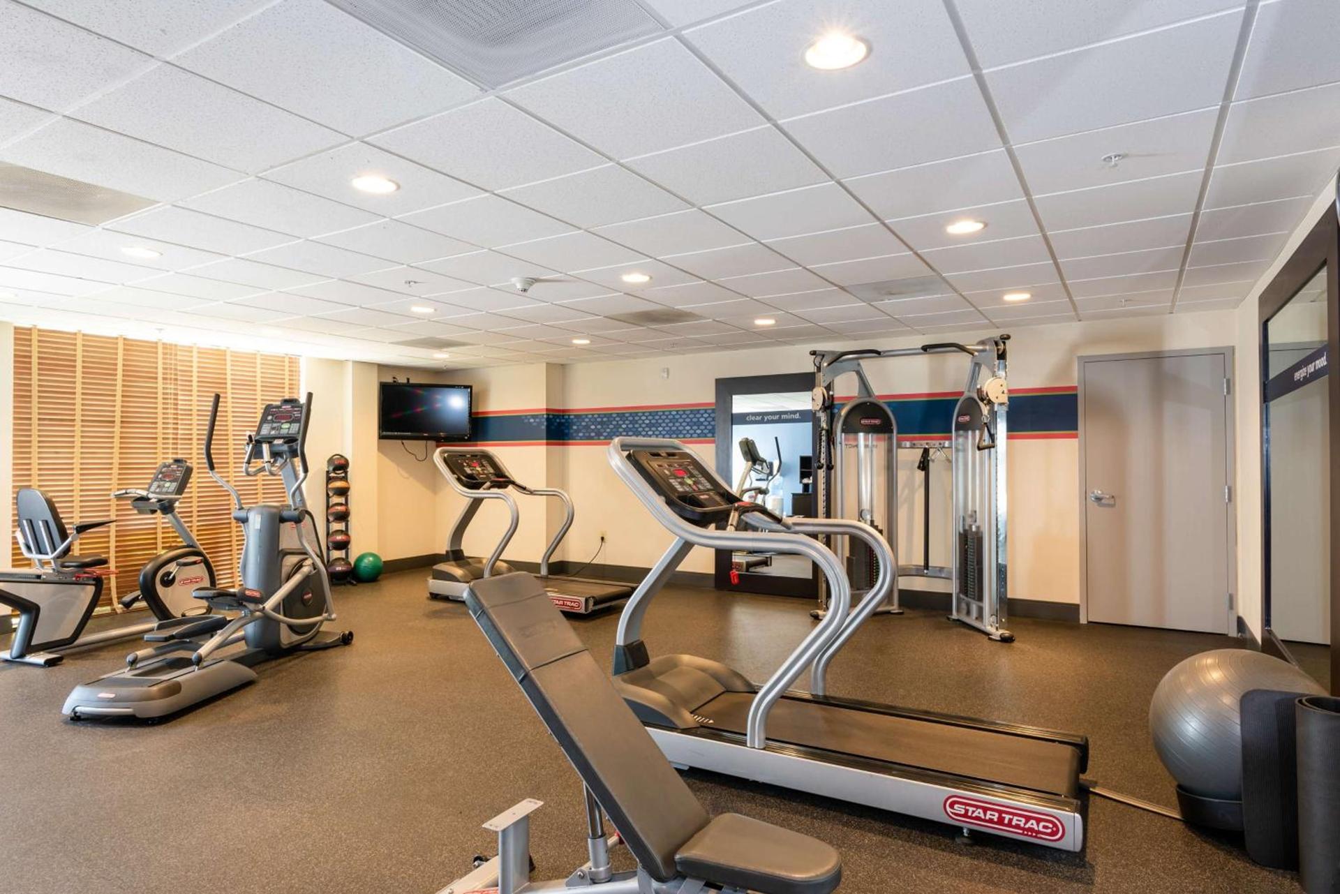 Hampton Inn & Suites Pittsburg photo 12