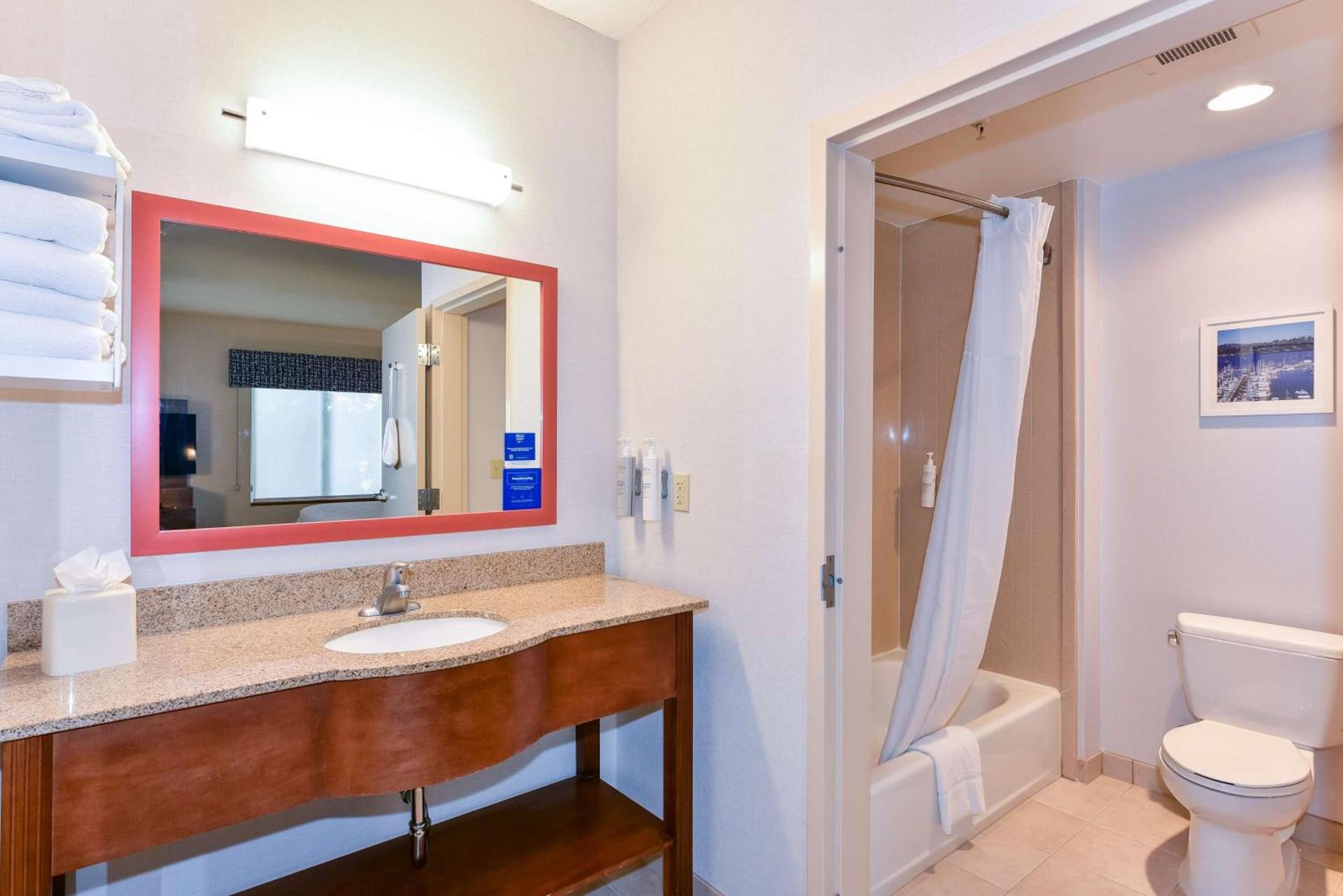 Hampton Inn & Suites Pittsburg photo 20