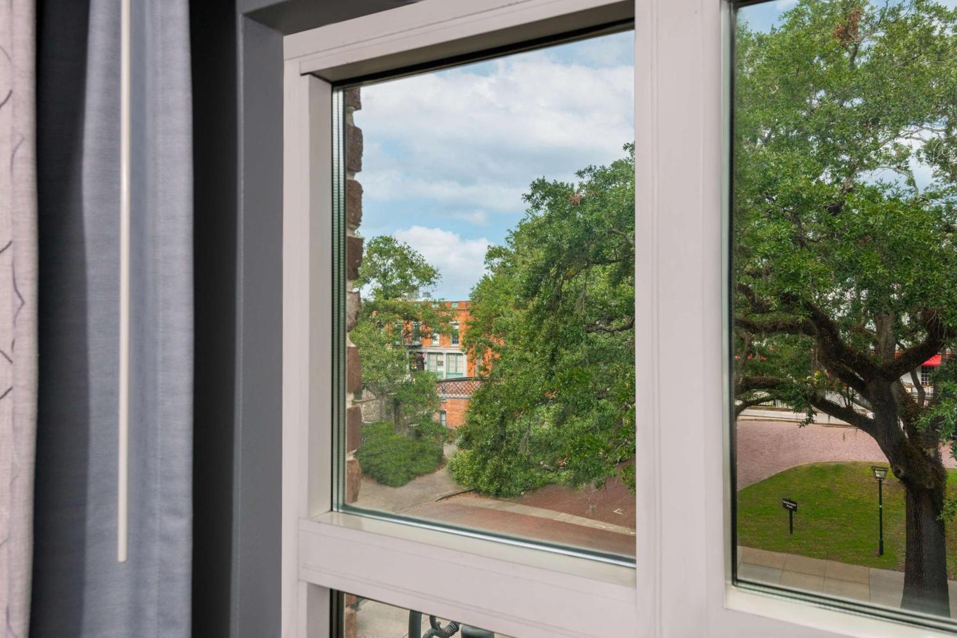 Hampton Inn Savannah Historic District photo 26