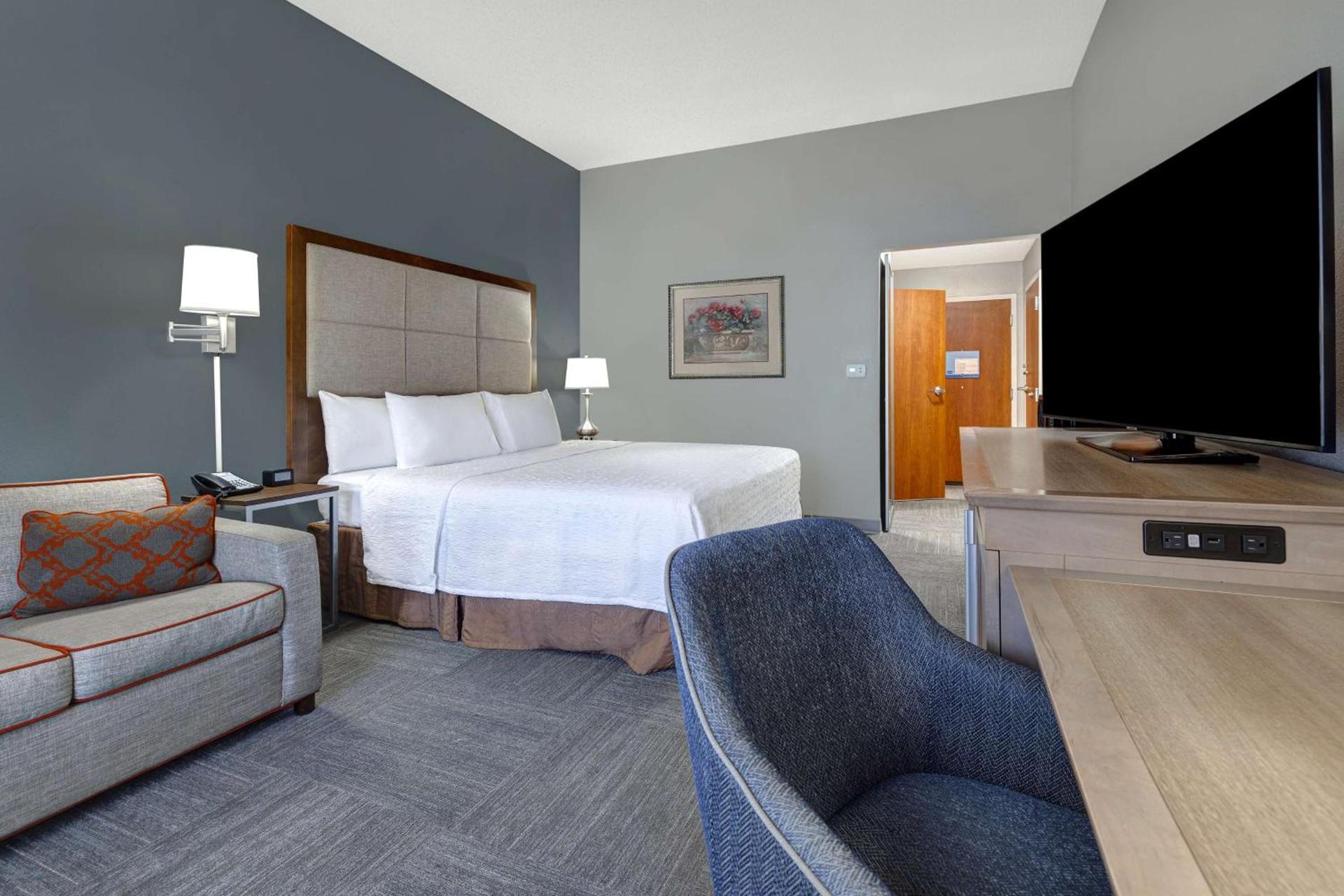 Hampton Inn Victoria photo 40