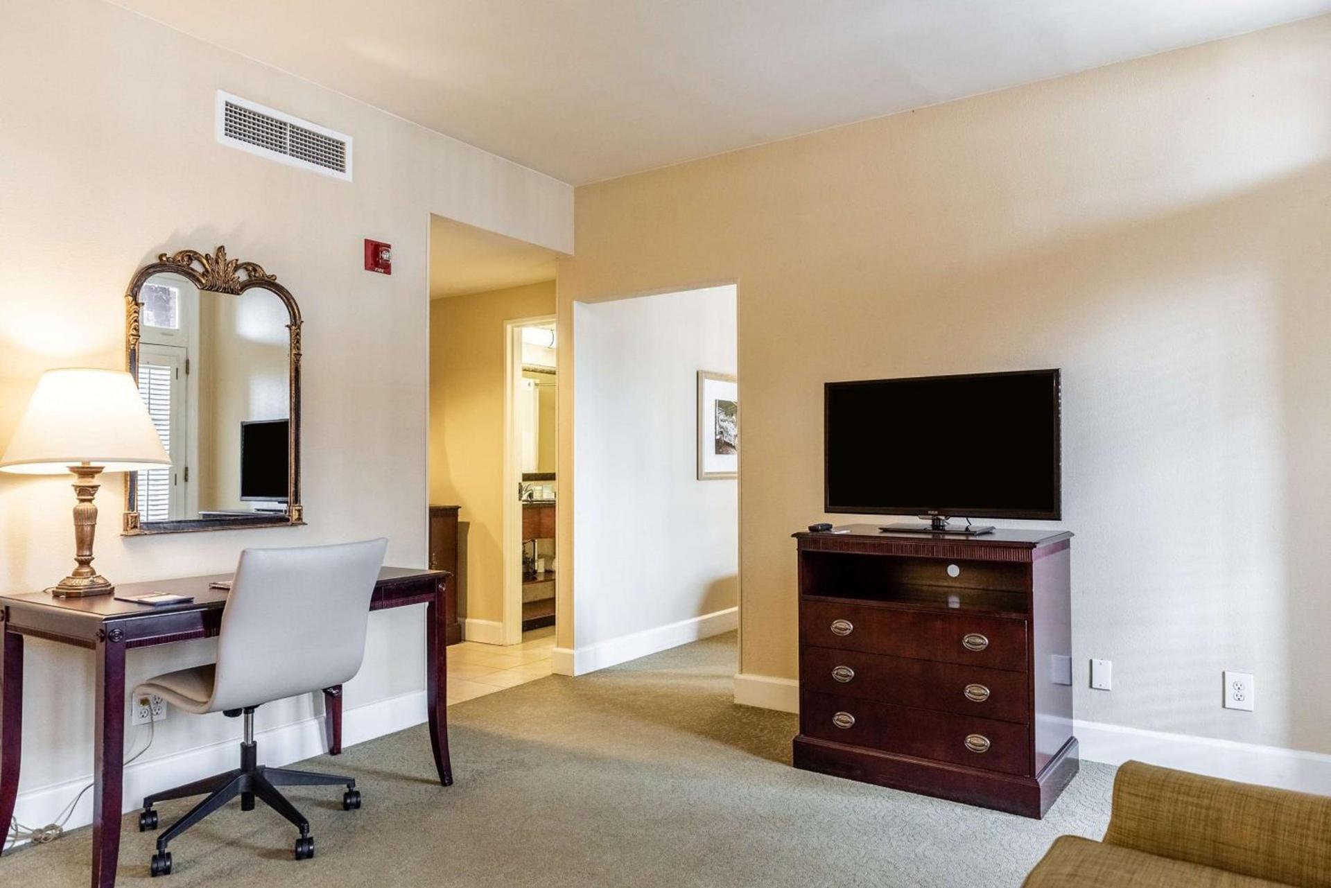 Hampton Inn & Suites Birmingham-Downtown-Tutwiler photo 19