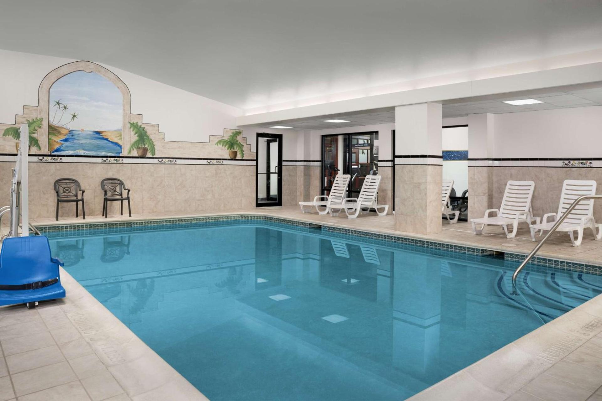 Hampton Inn Easton photo 7