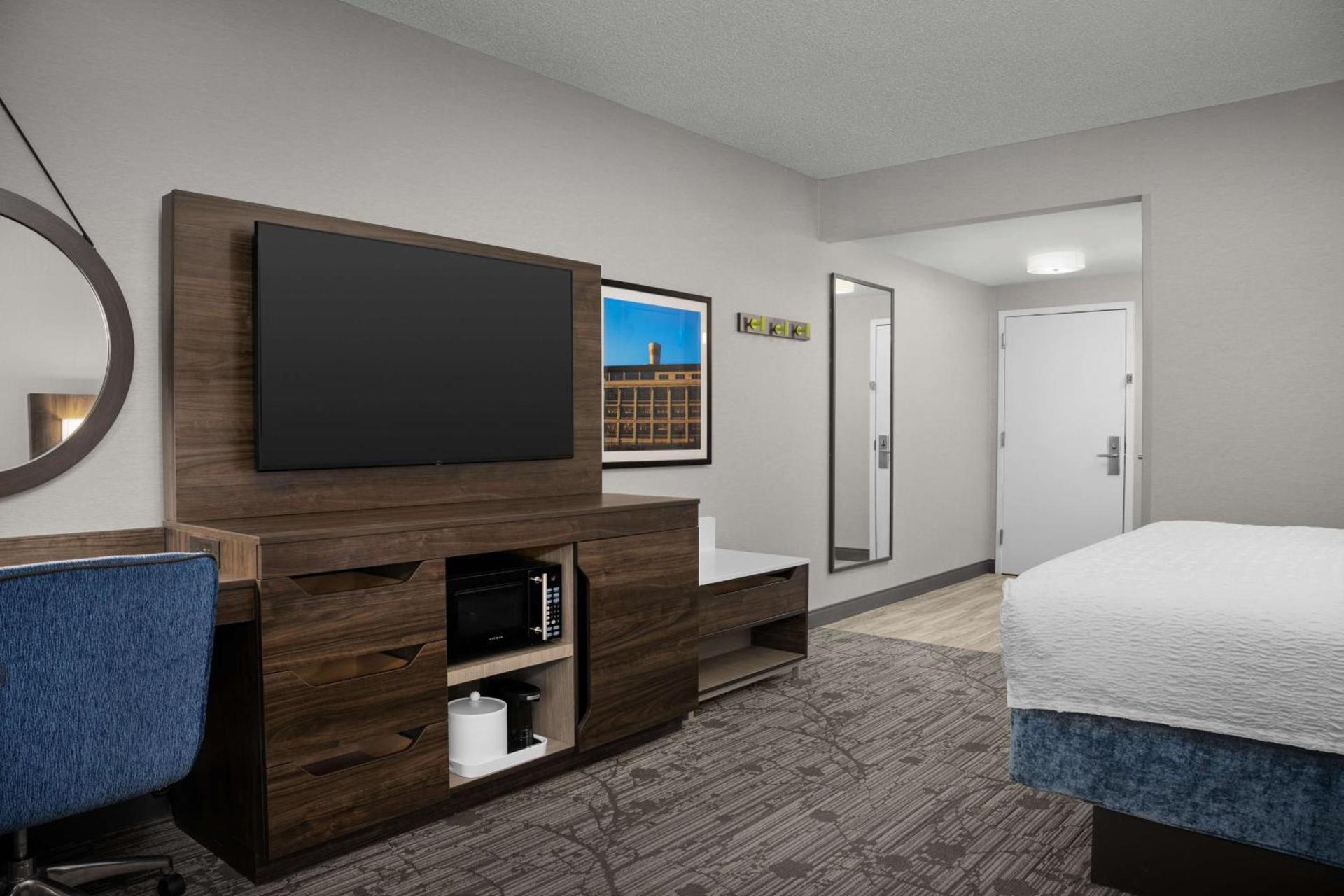 Hampton Inn Easton photo 15