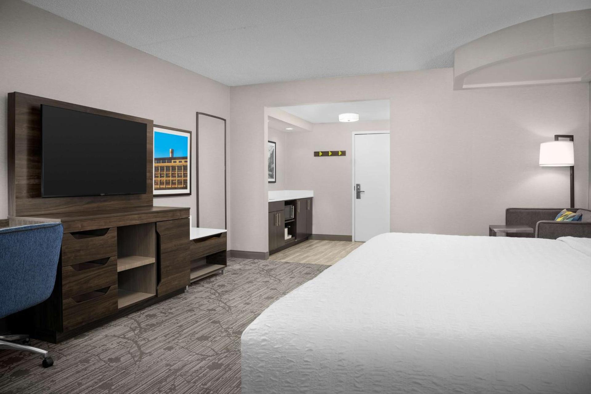 Hampton Inn Easton photo 19