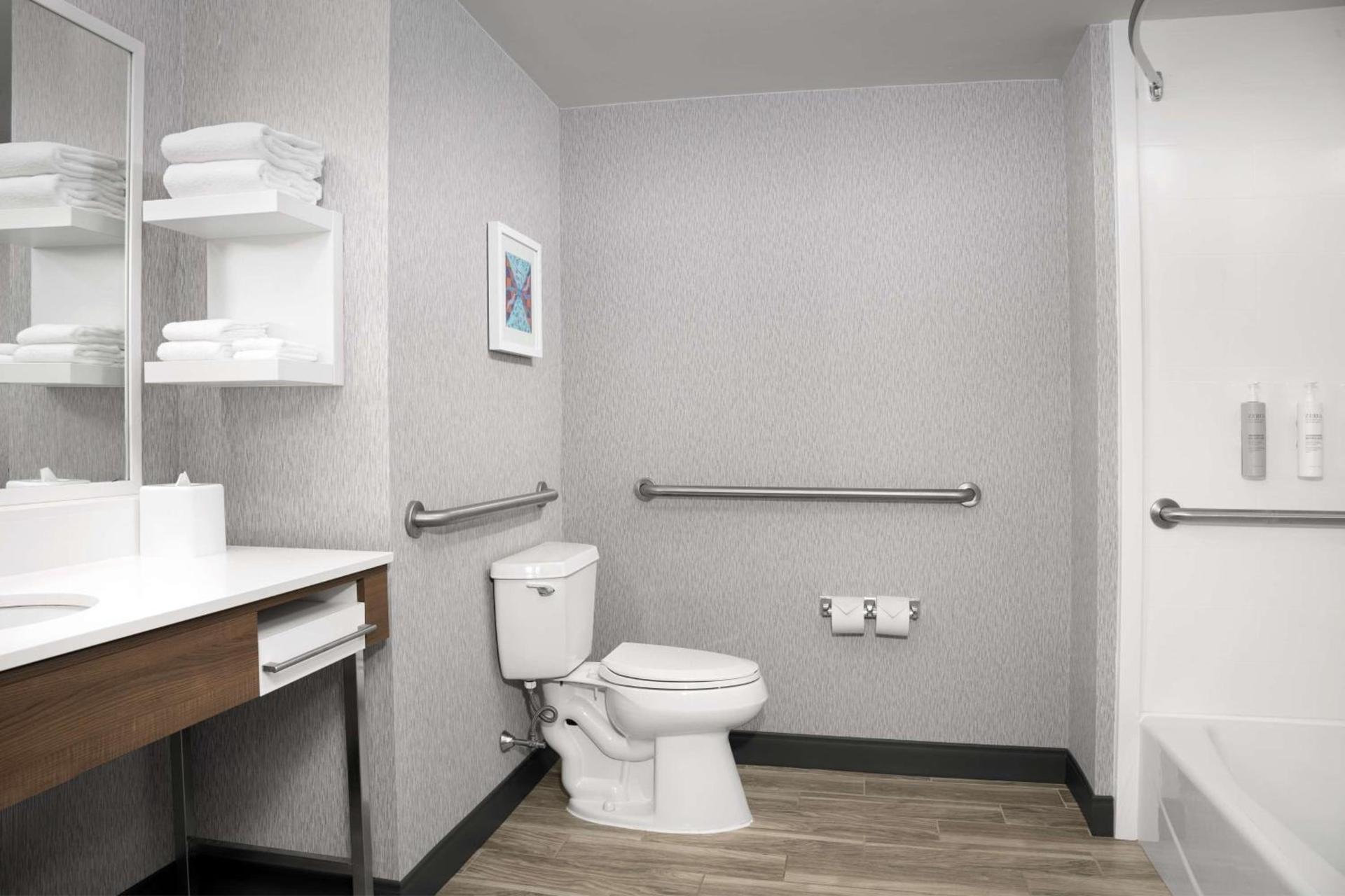 Hampton Inn Easton photo 25