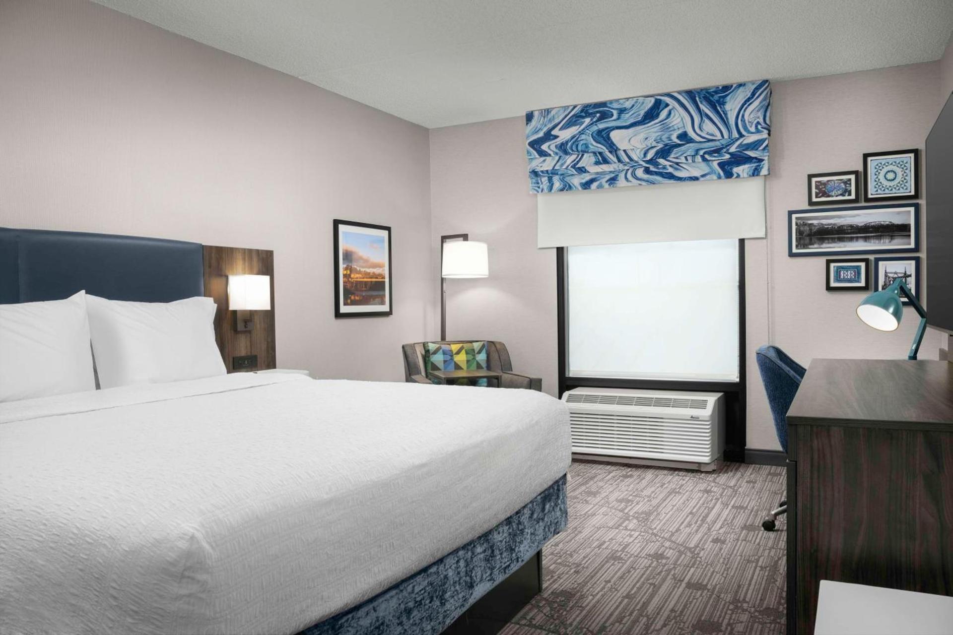 Hampton Inn Easton photo 31