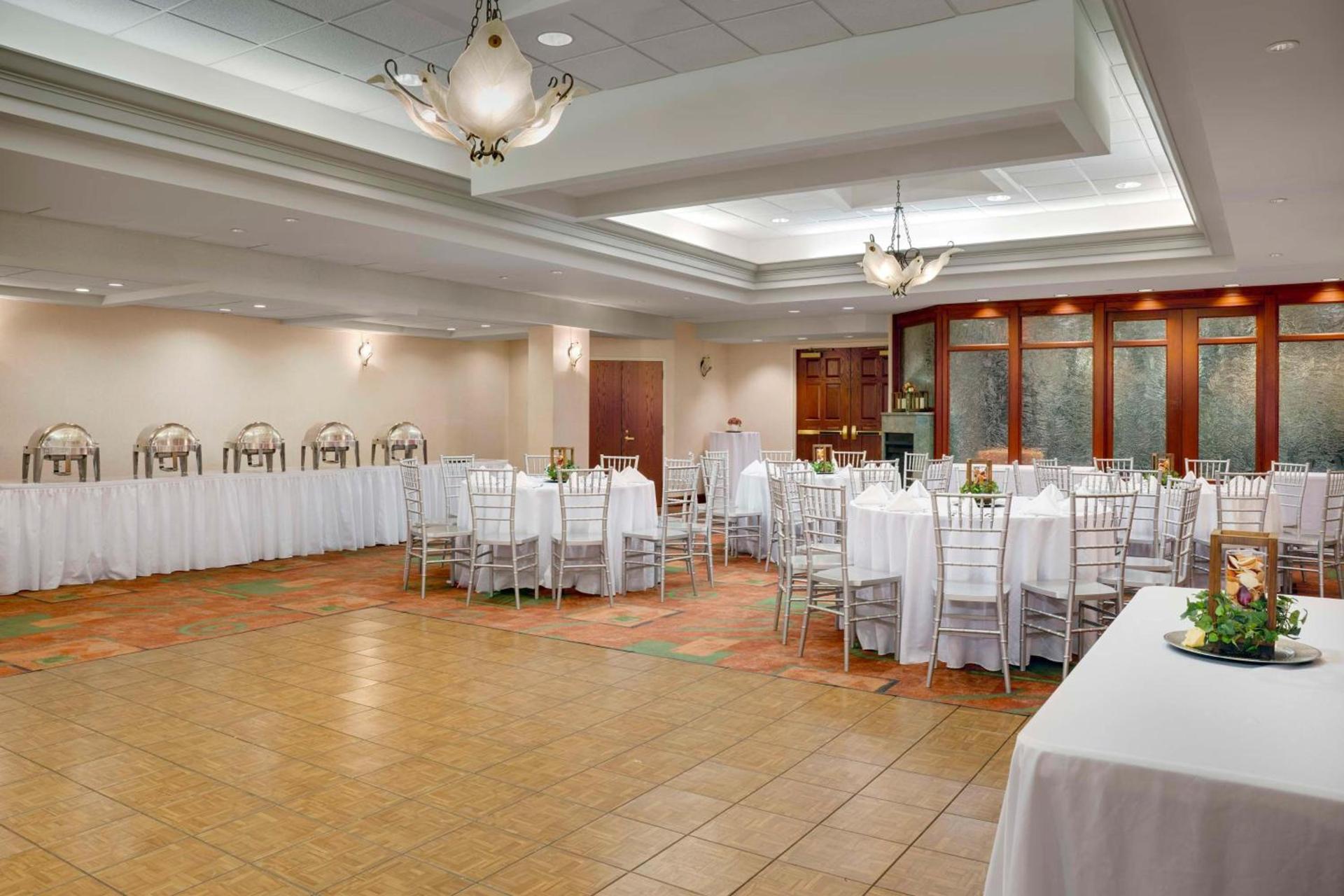 Hampton Inn Easton photo 35