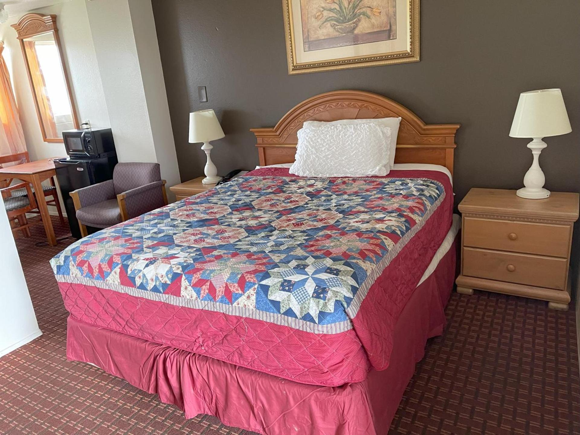 Royal A Motel photo 32