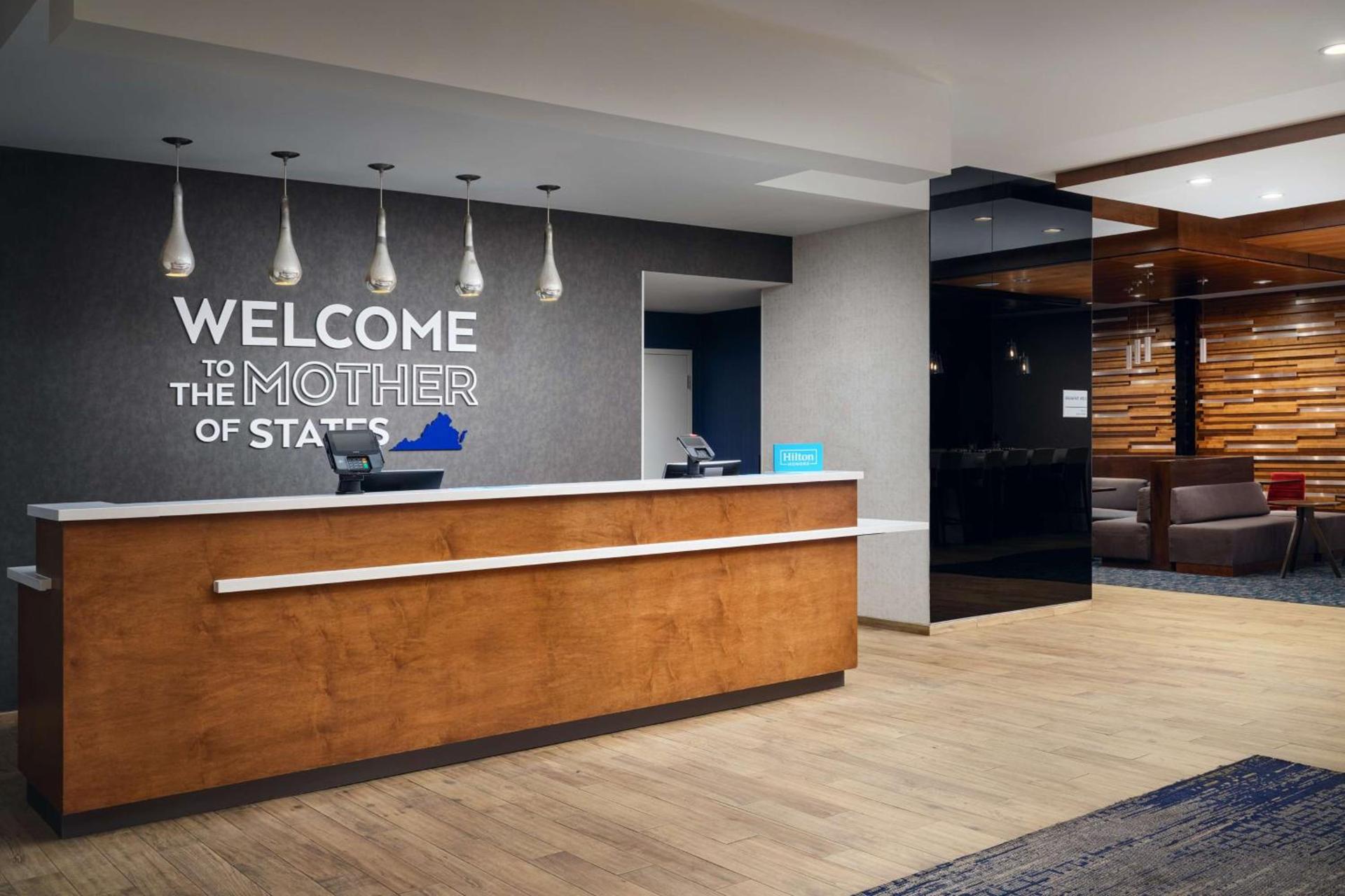 Hampton Inn & Suites - Richmond - Downtown, VA photo 1