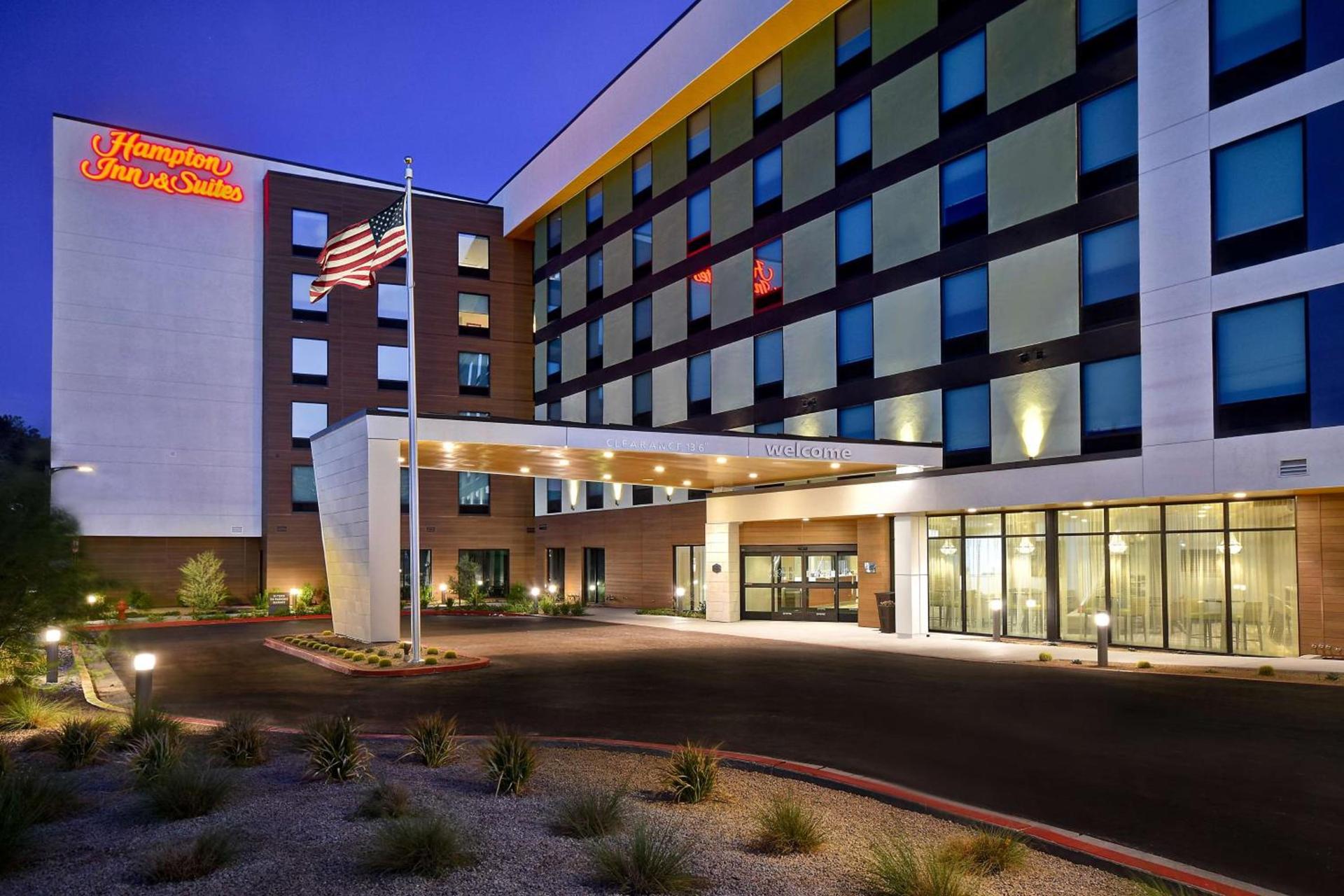 Hampton Inn & Suites Las Vegas Convention Center - No Resort Fee photo 1
