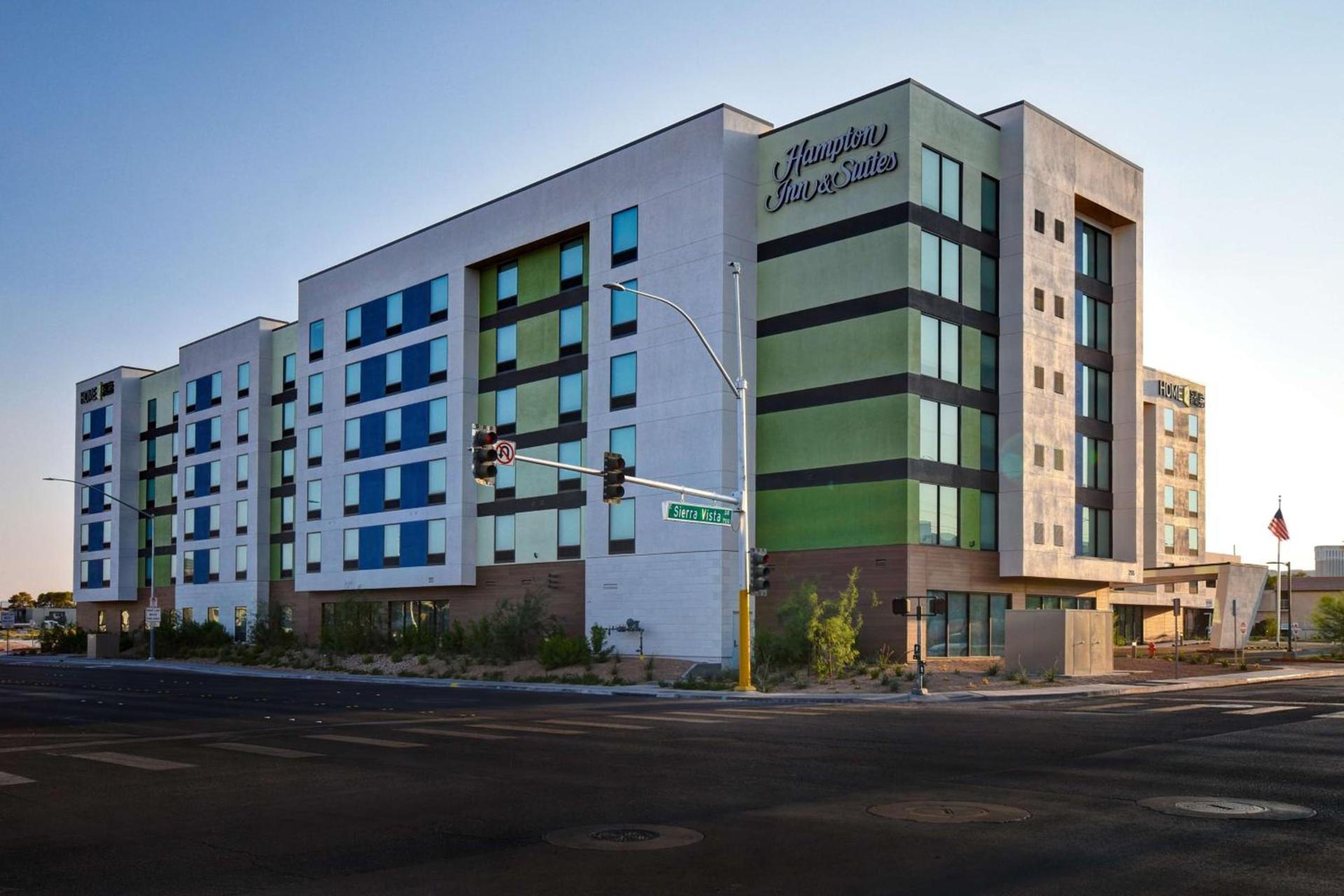 Hampton Inn & Suites Las Vegas Convention Center - No Resort Fee photo 2