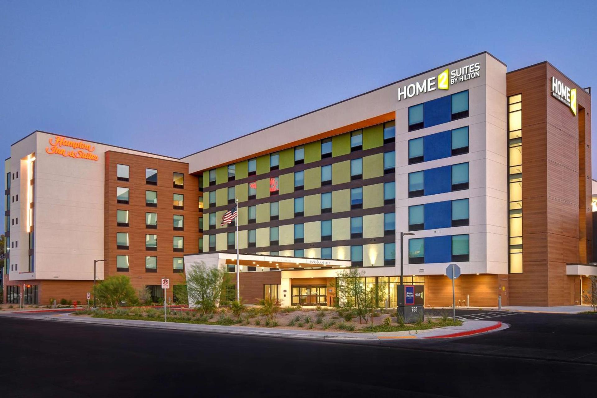 Hampton Inn & Suites Las Vegas Convention Center - No Resort Fee photo 3