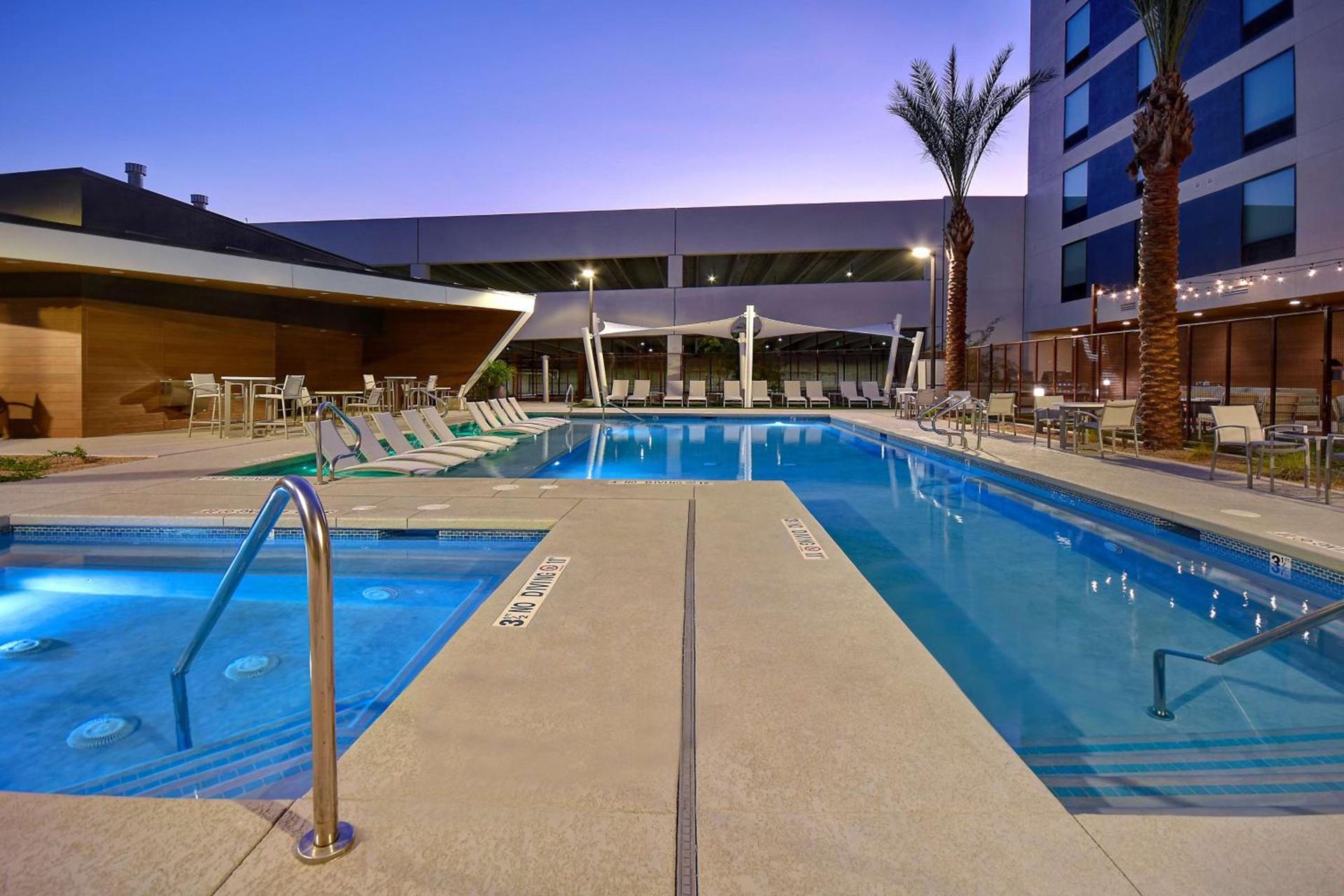 Hampton Inn & Suites Las Vegas Convention Center - No Resort Fee photo 5