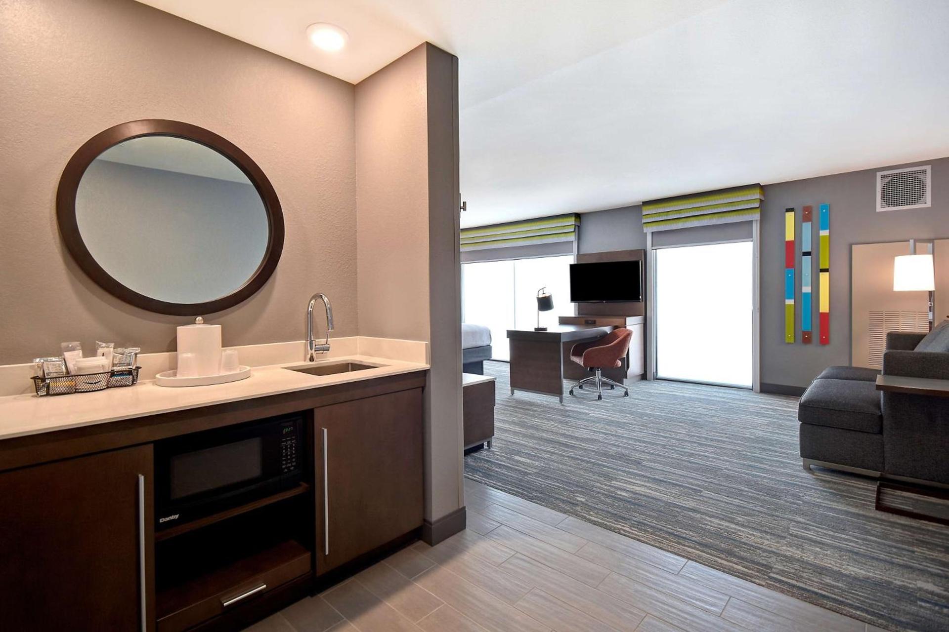Hampton Inn & Suites Las Vegas Convention Center - No Resort Fee photo 10
