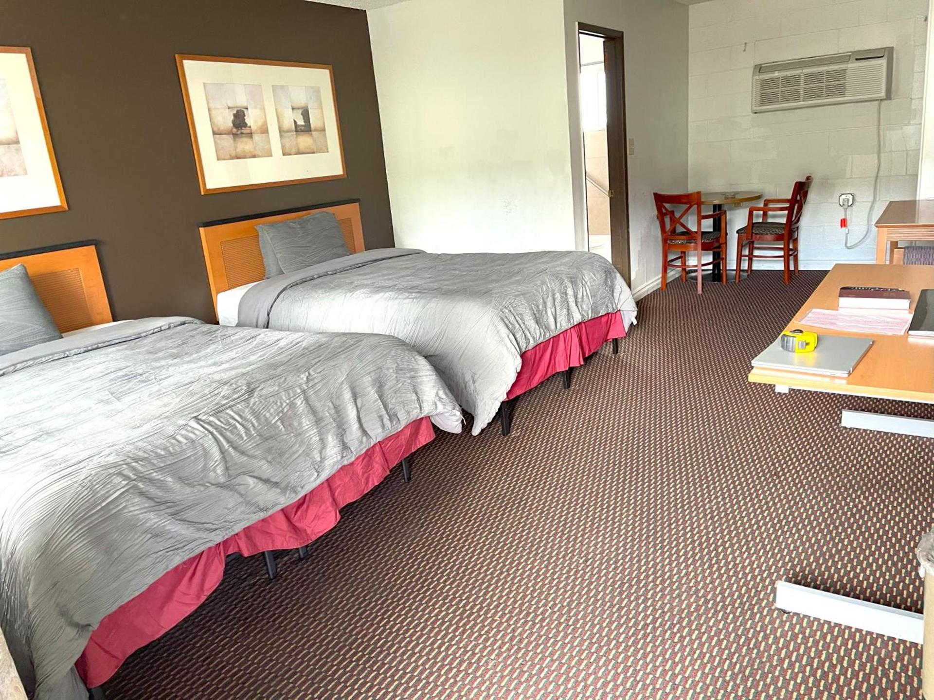 Royal A Motel photo 43
